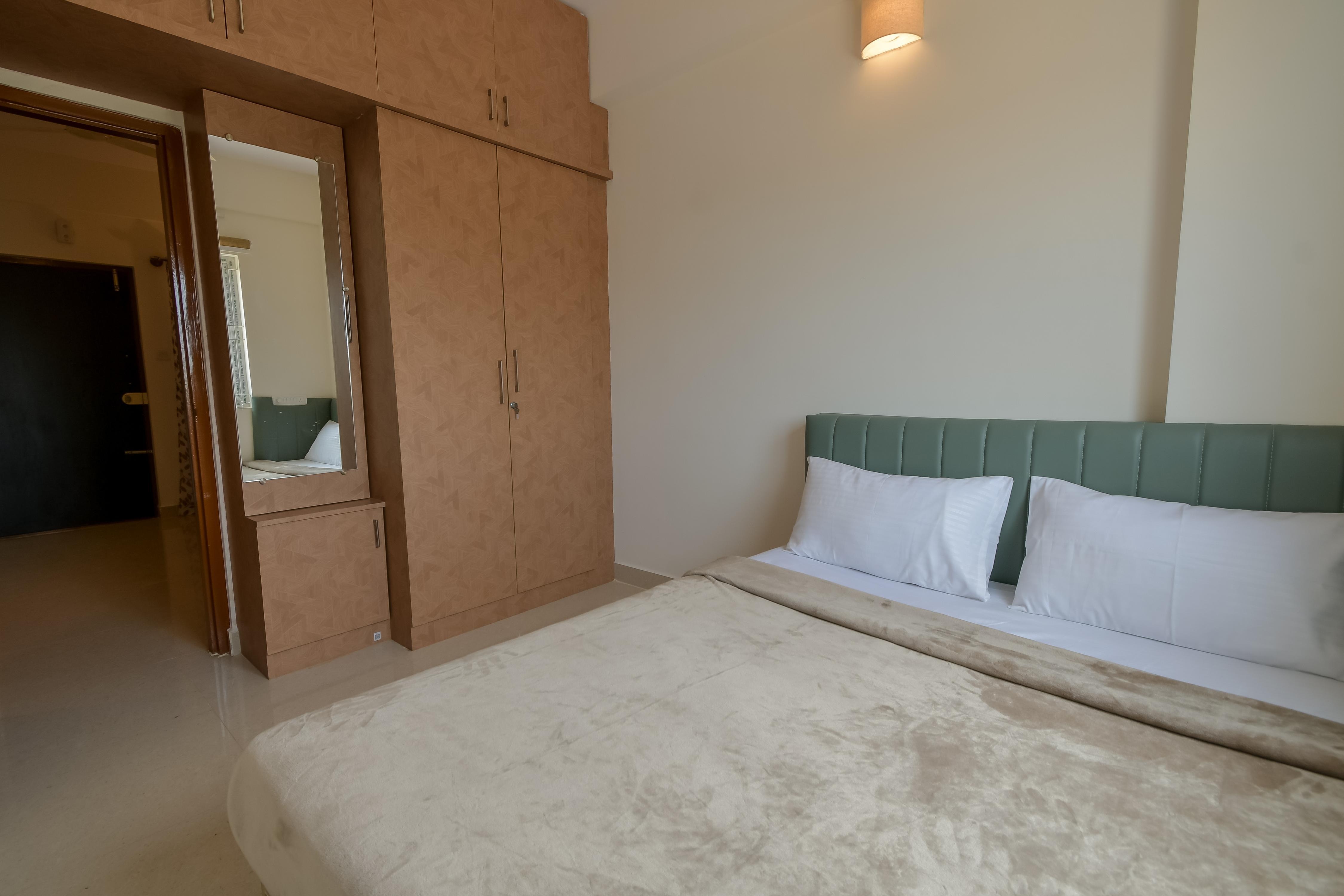 HomeSlice Manor, Premium Apartment in Whitefield - Tap to explore photos