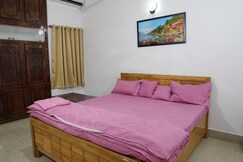 Luxury 4BHK Bunglow in Posh Colony