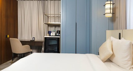 Floric Hotel Room Type - Premium Room