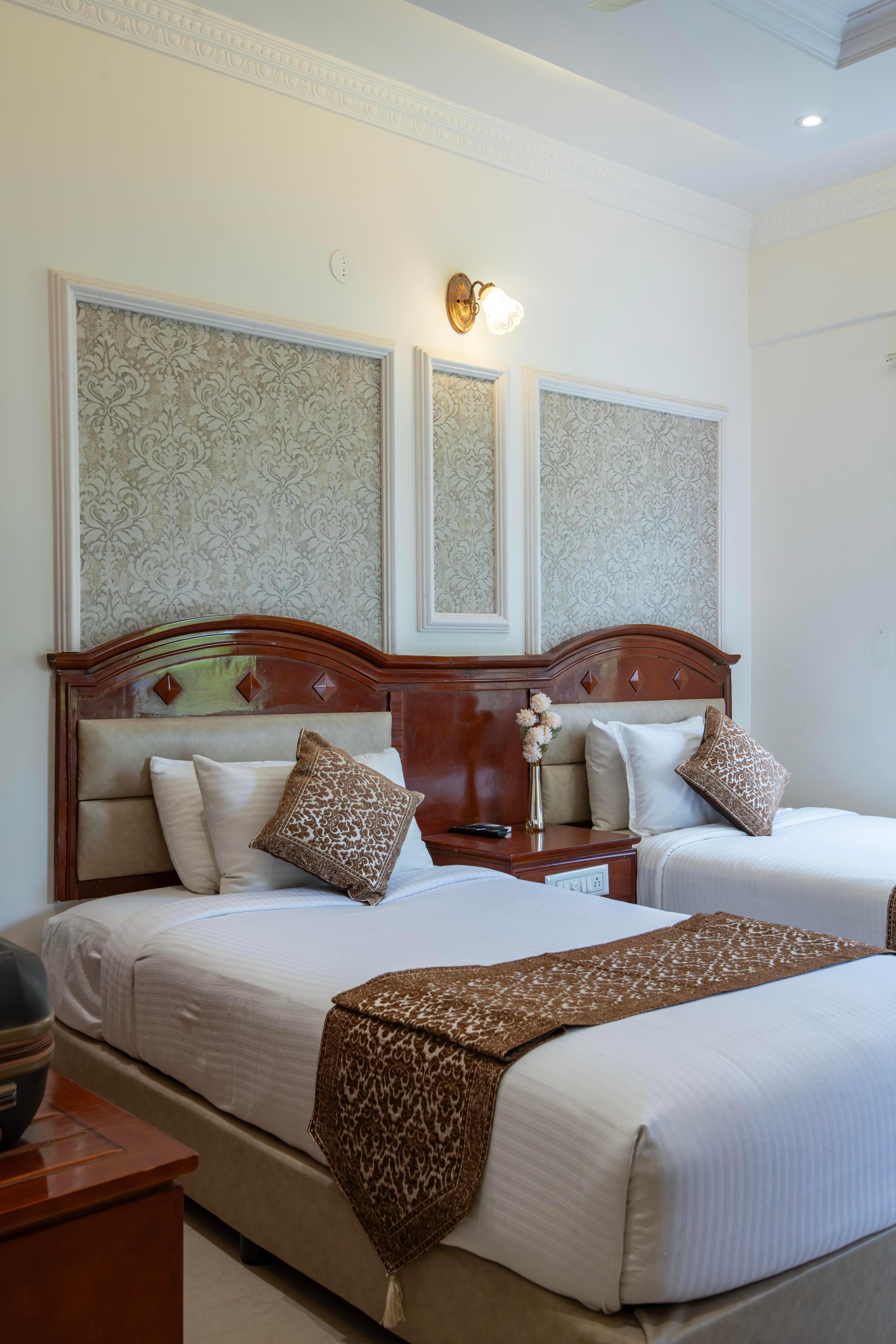 HydePark Orchards - Tap to explore photos