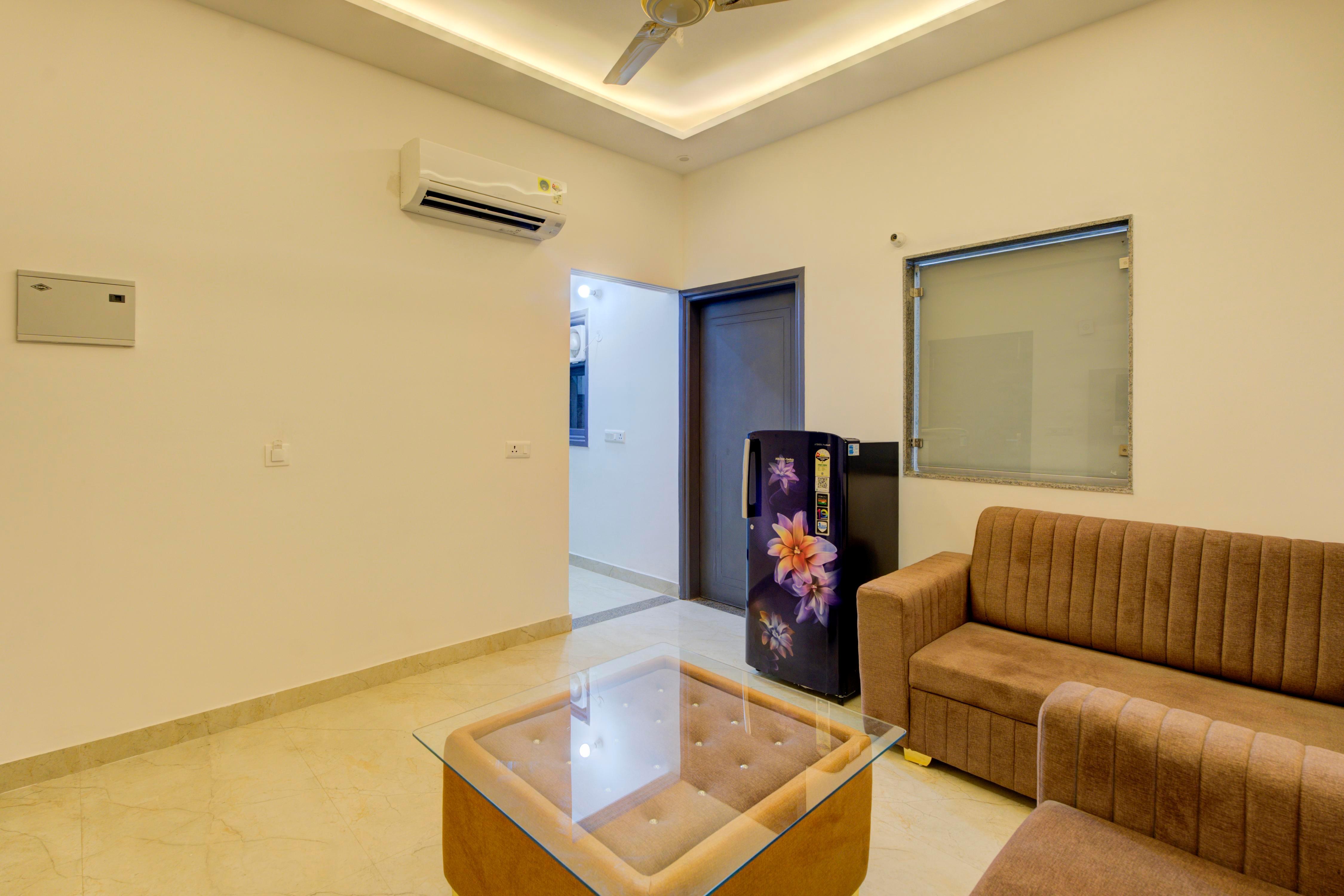 Hotel Aura Homes Near Artemis Hospital - Tap to explore photos