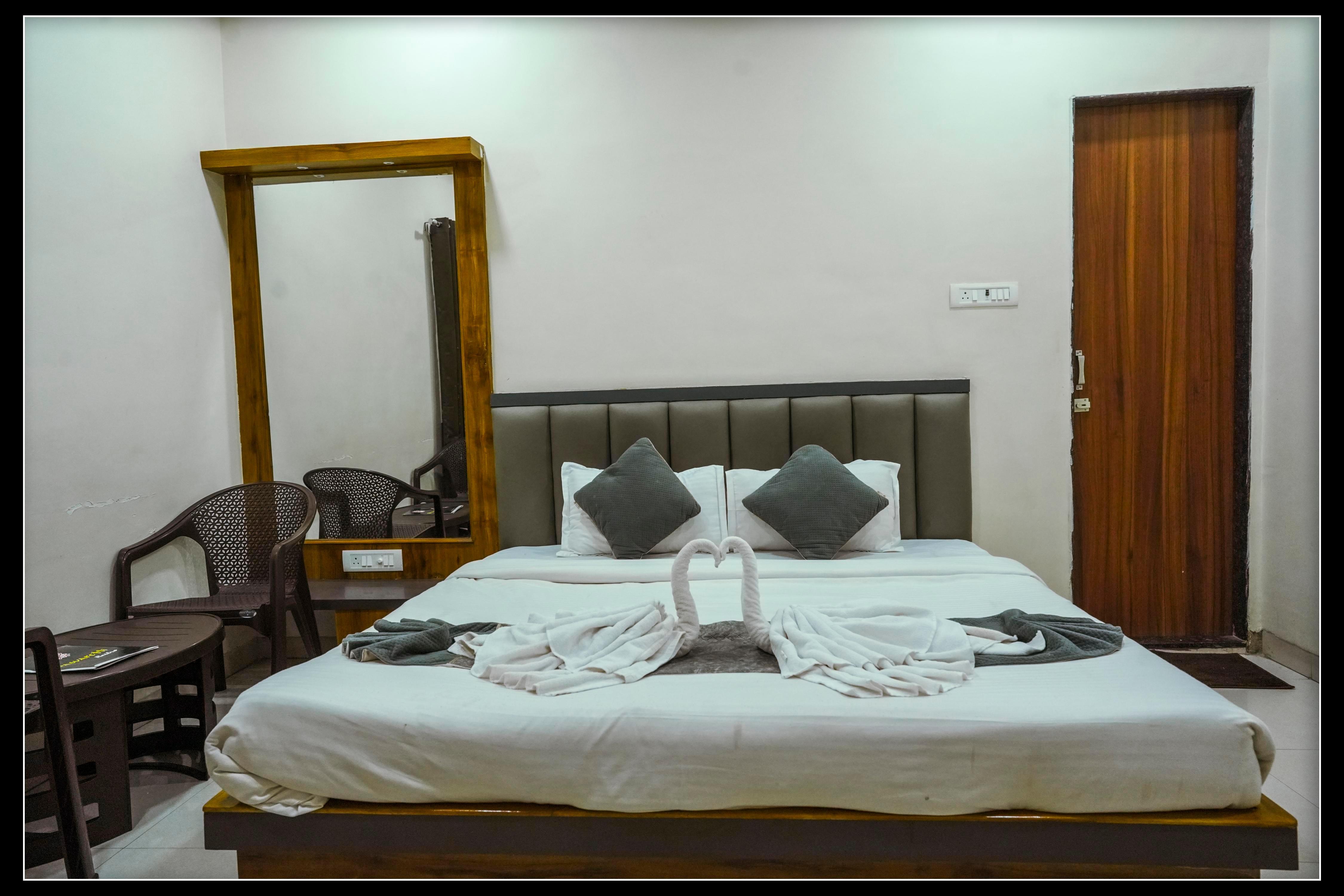 Hotel Bliss City Near ISBT Raipur - Tap to explore photos