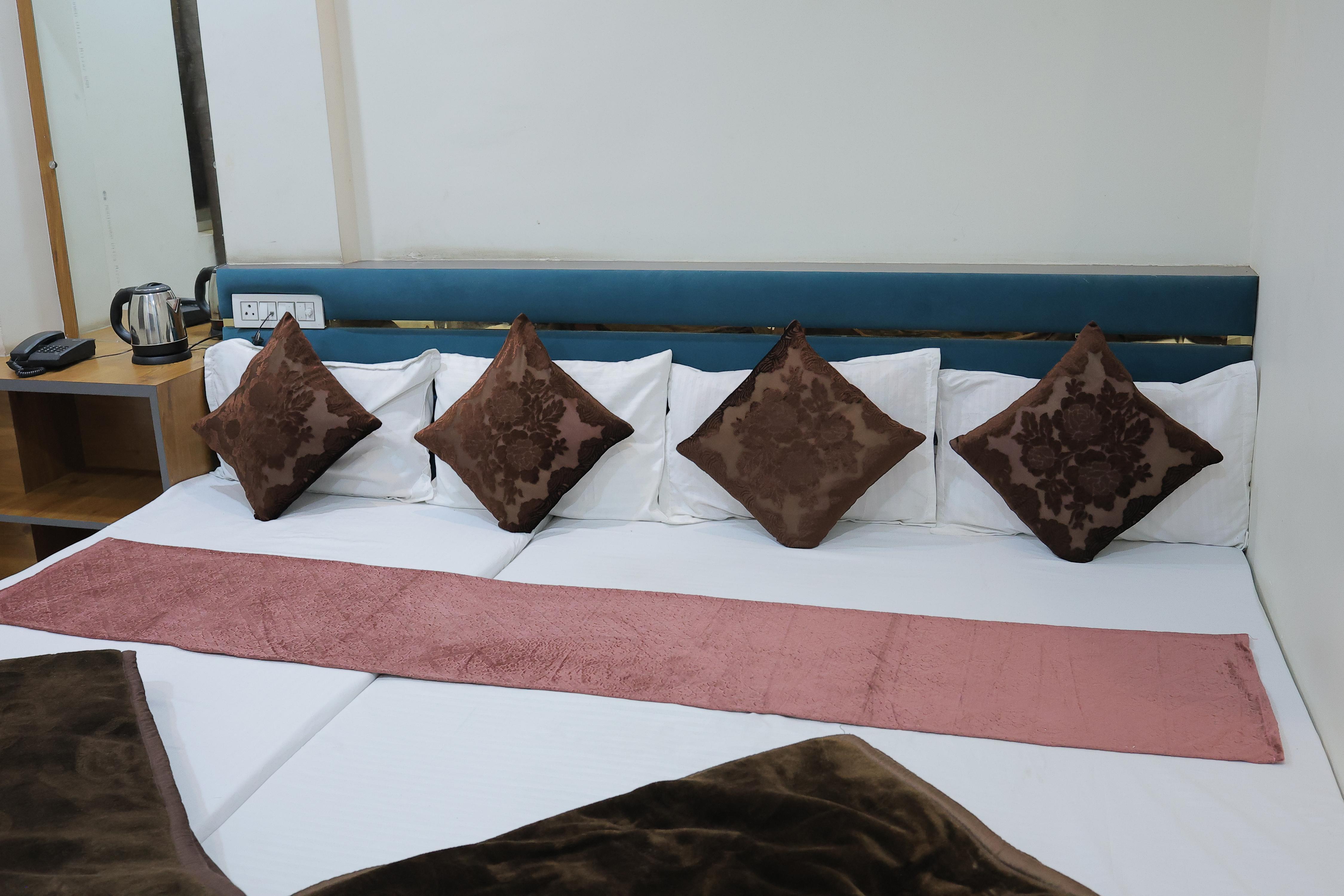 Hotel Aadi Shree Inn - Tap to explore photos