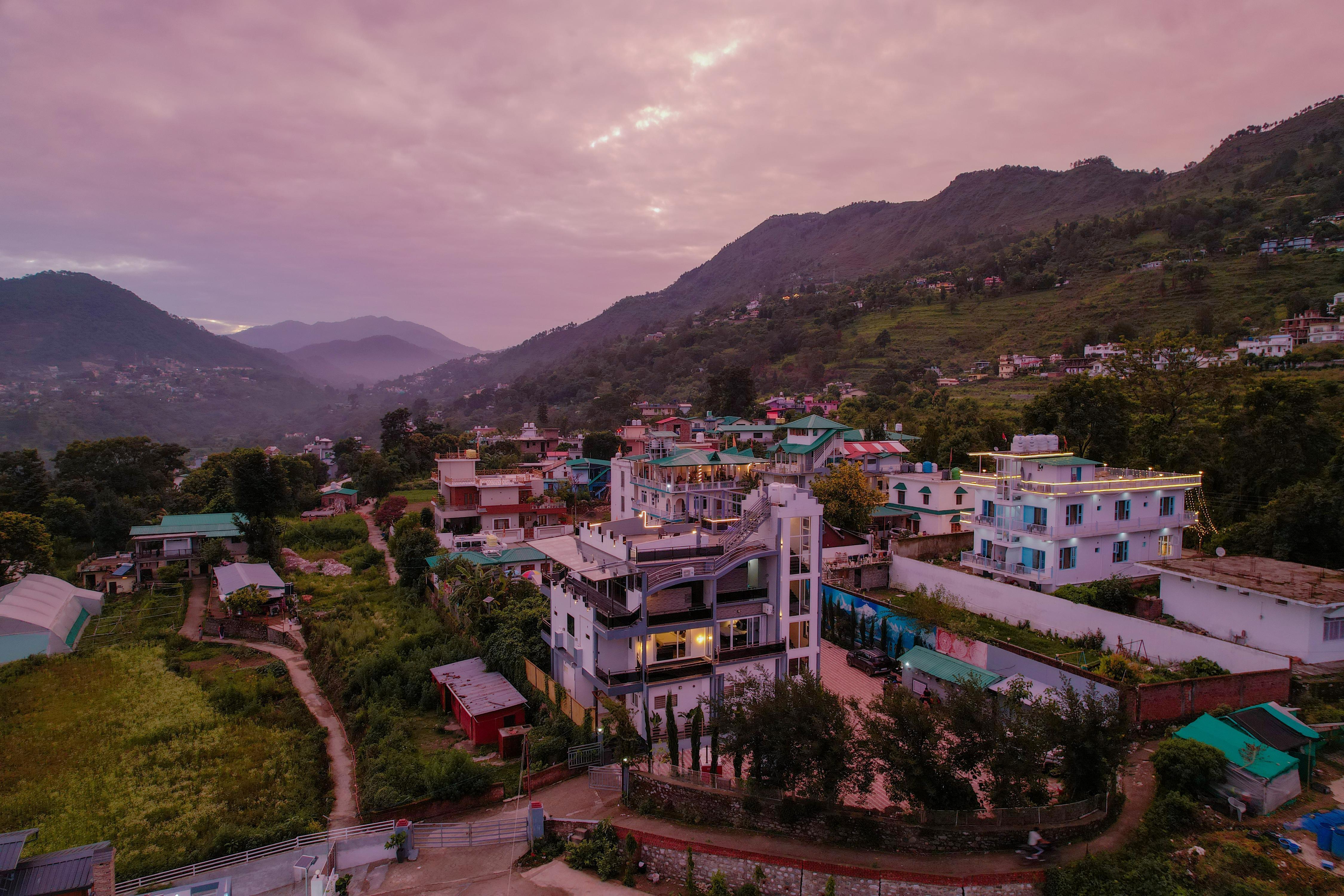 Hotel The Kumaon Bliss - Tap to explore photos