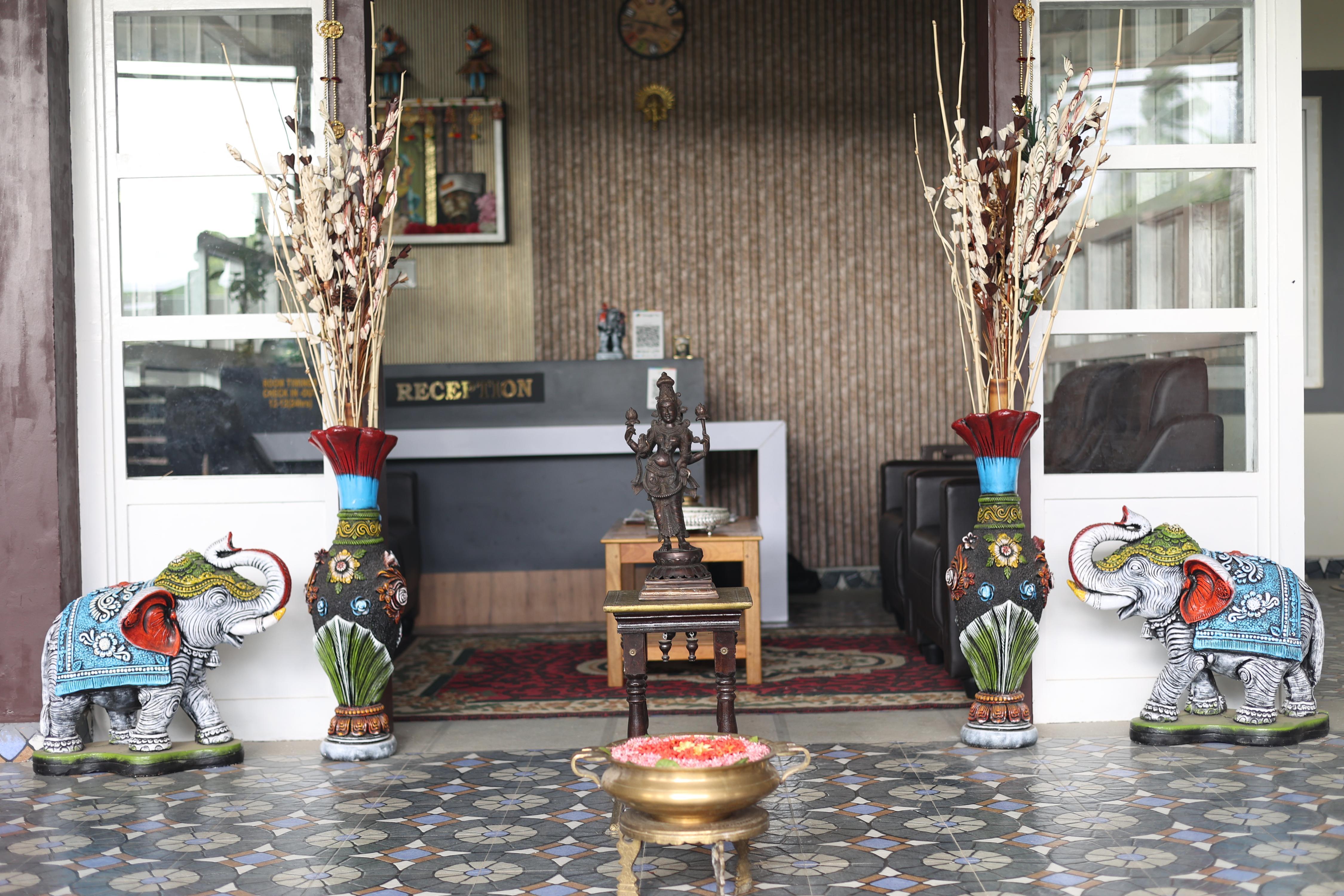 Sri Sai Grande Inn.