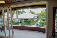 Premium Day Cruise Houseboat Alleppey by LexStays