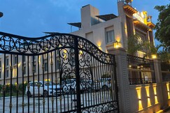 Anandi Bhawan by Pandora, Vrindavan