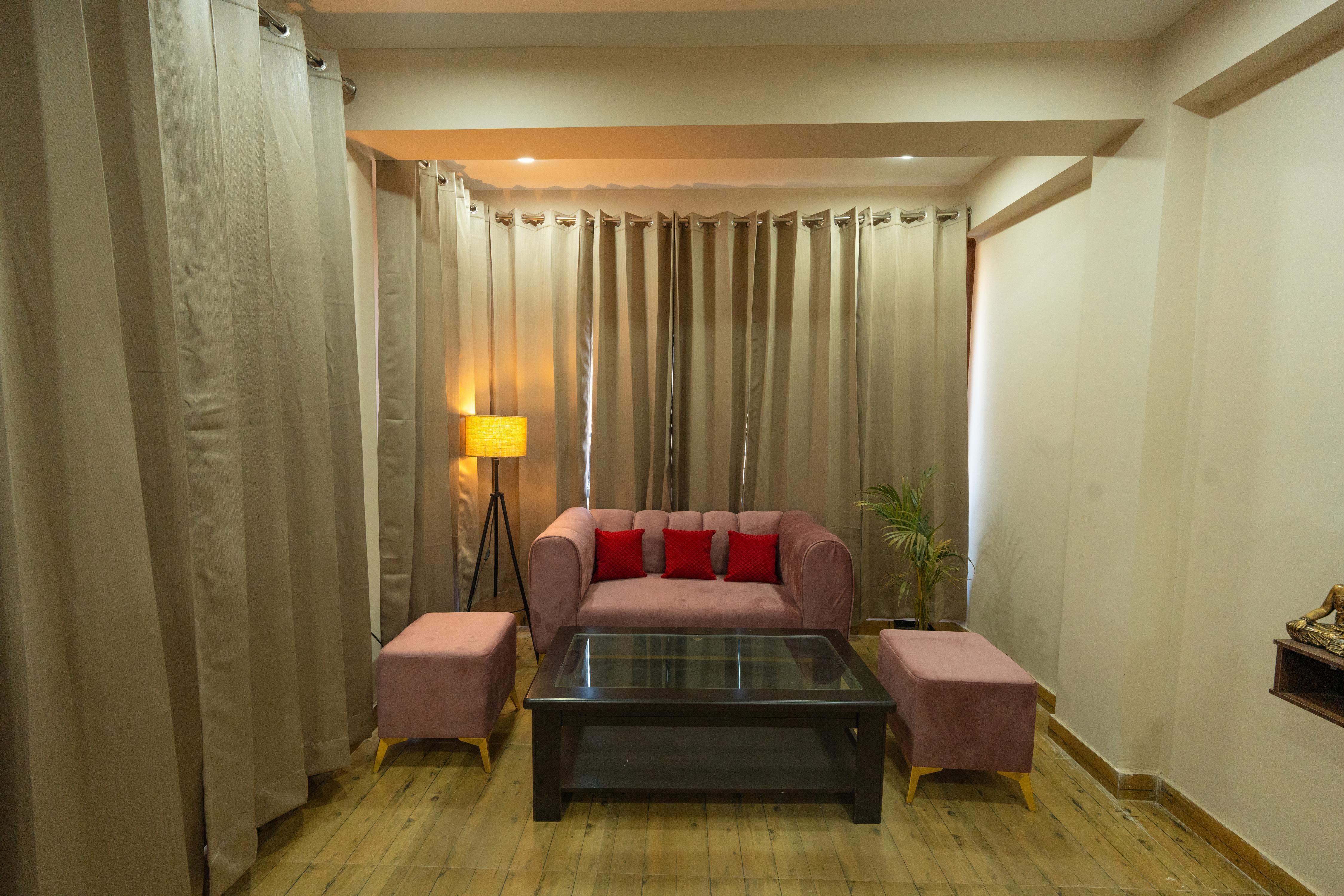 The Boonies - 3-Rooms Retreat with Jacuzzi - Tap to explore photos
