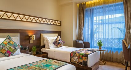 Tripli Regalia Dayal Tower Room Type - Twin Room