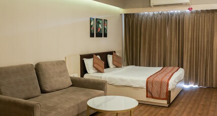 Diyanshh Homes | Luxury Studio Rooms with Restaurants Room Type - Luxury Studio Room with AC & Free Wifi