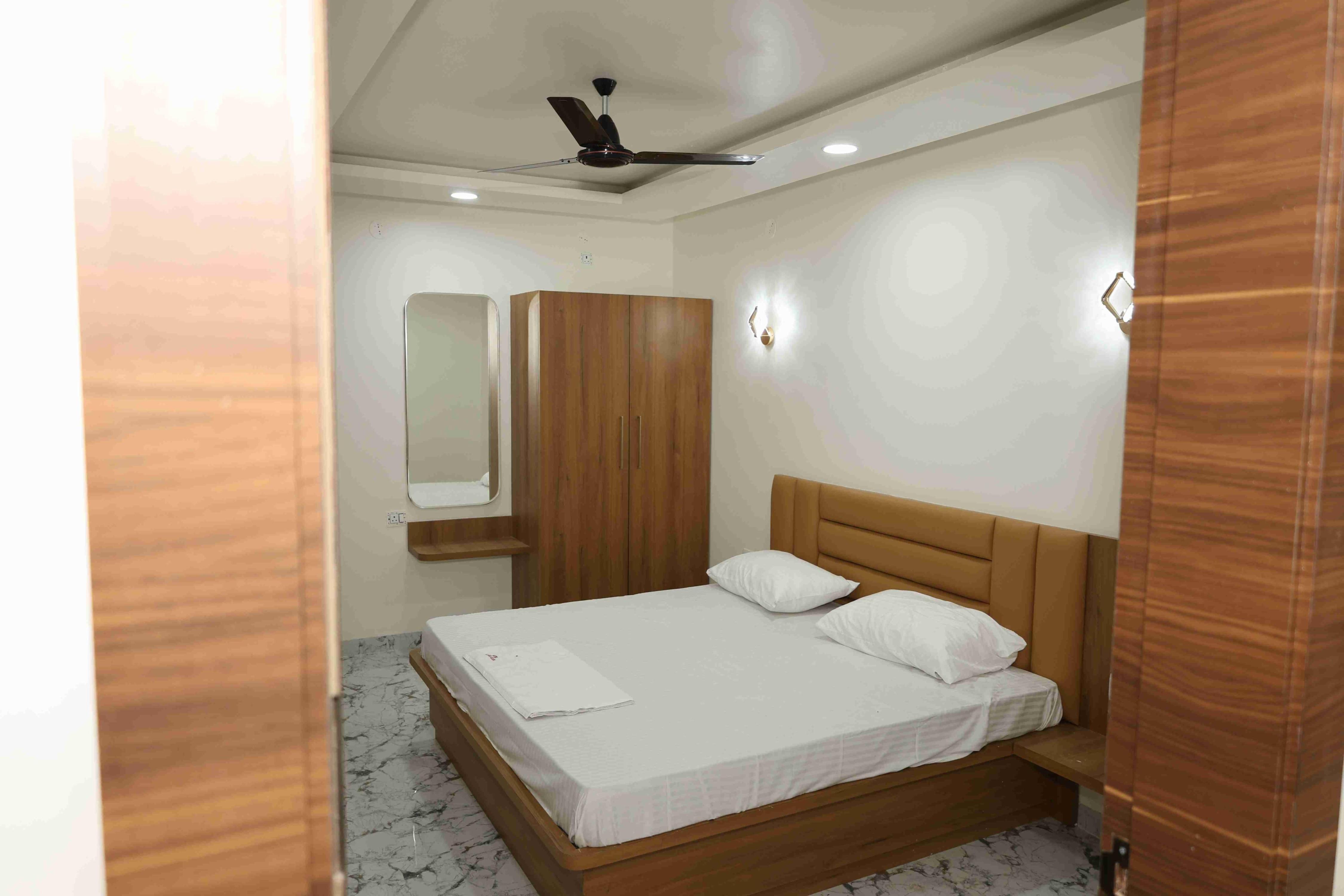 Hotel Radhika Grand Room Type - Standard Winter Non-AC Room