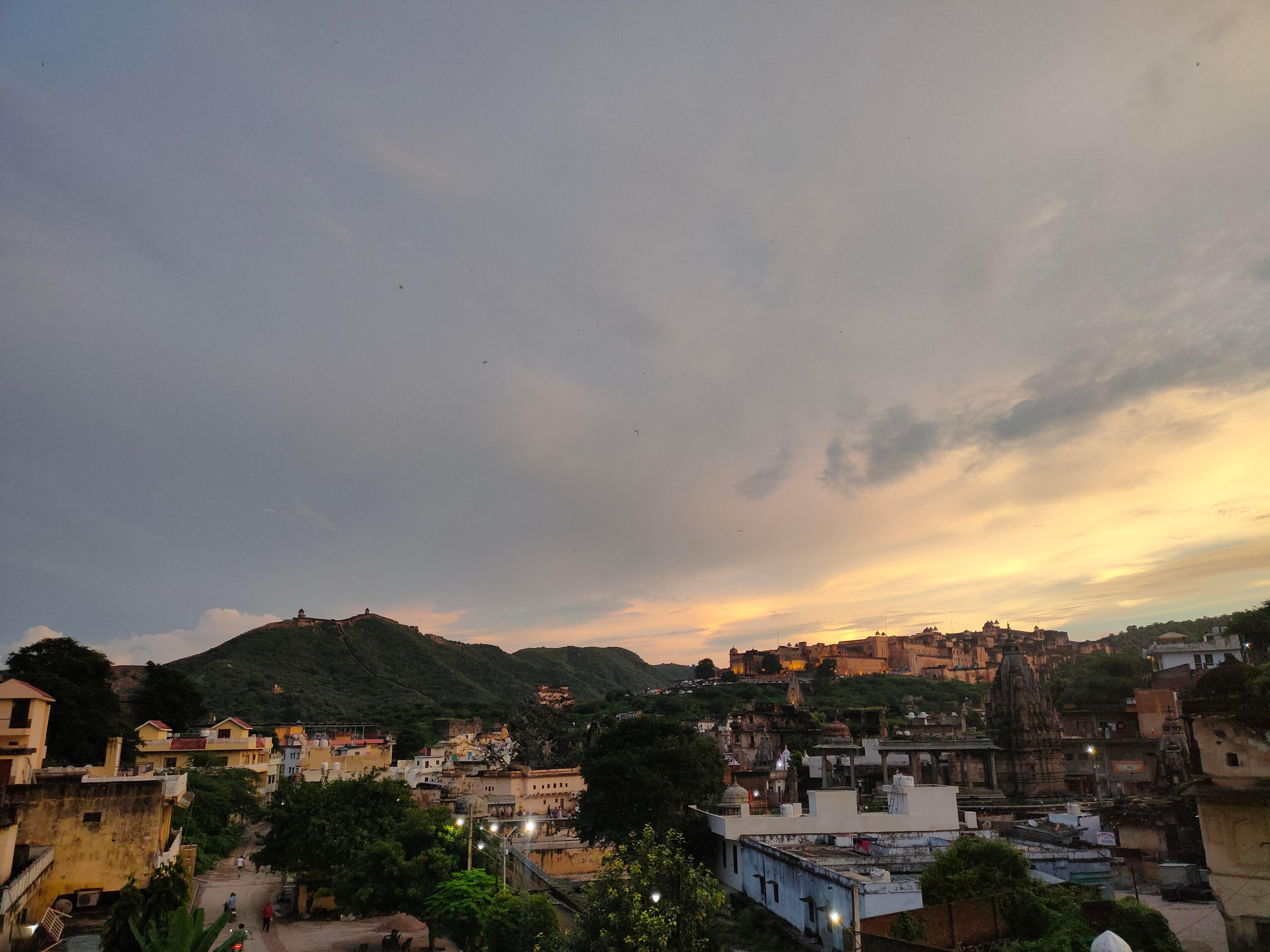 White house Room Type - Bedroom 3