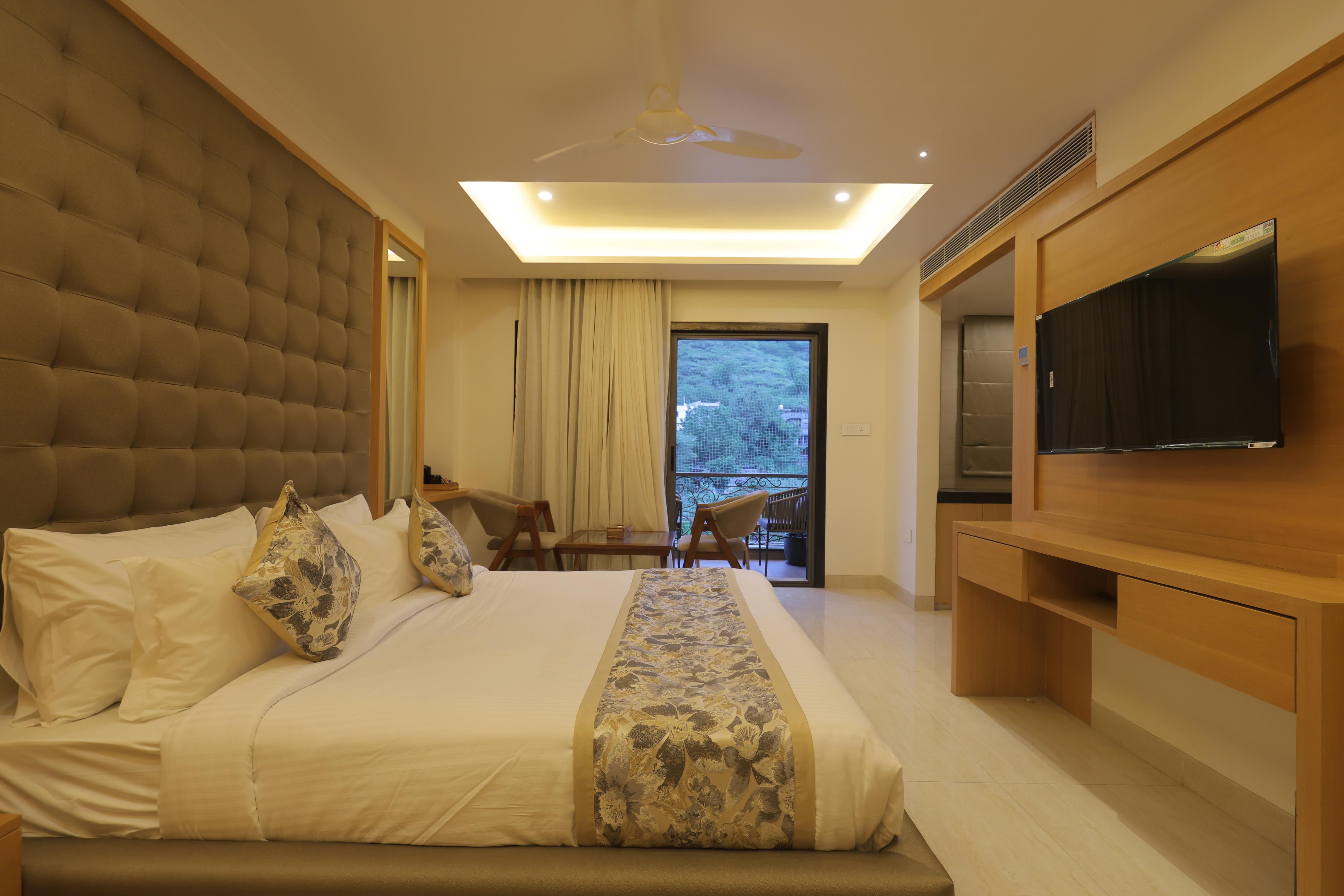 Grandeur Boutique Staycation By the Lake Fatehsagar Udaipur - Tap to explore photos