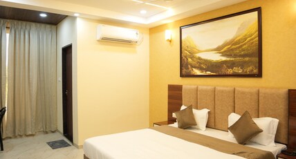 HOTEL MM PRESTIGE RAIPUR Room Type - Premium Standard King Bed Room