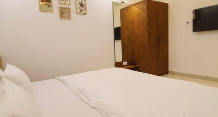 Hotel Superstay Room Type - Deluxe King Bed Room