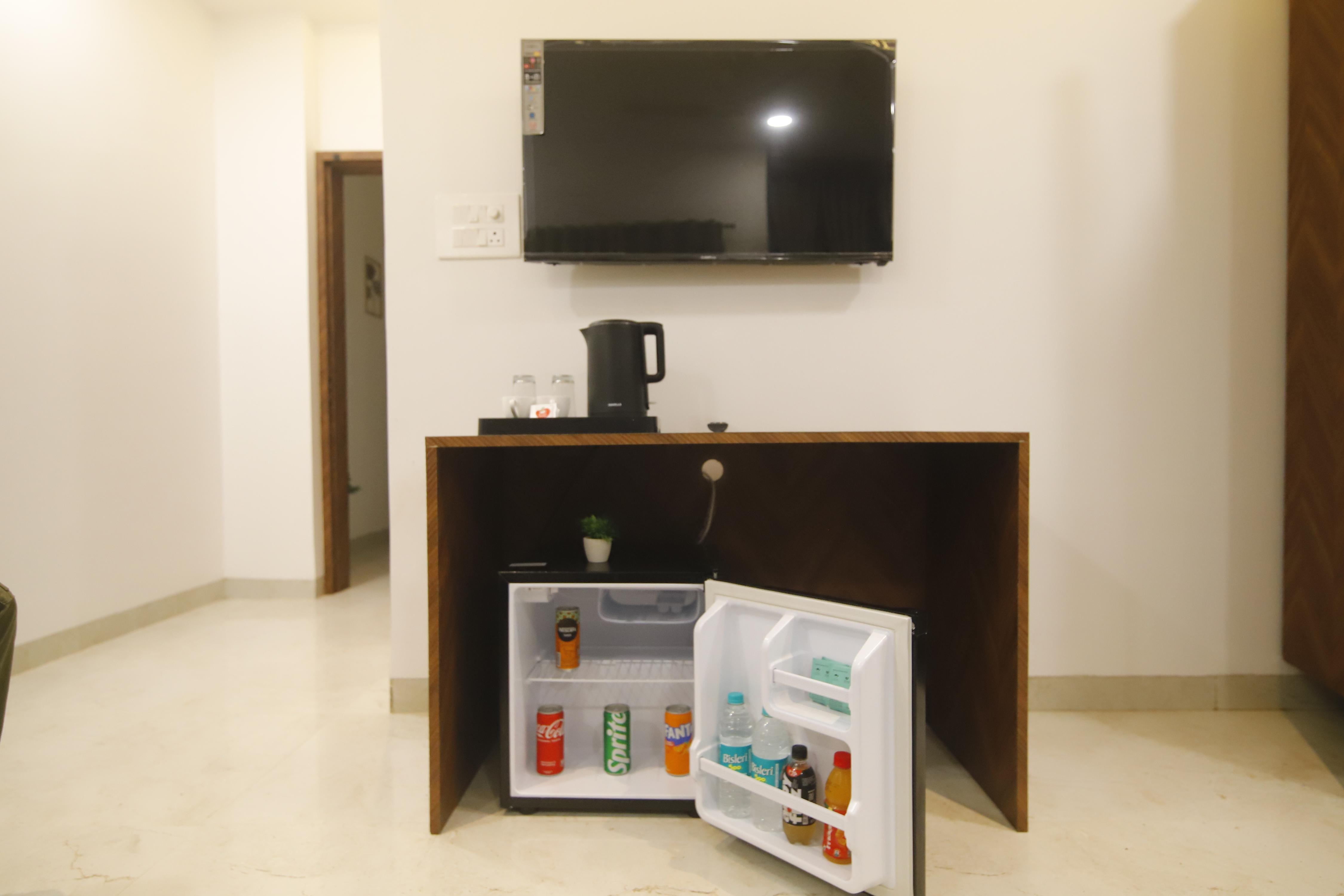 Hotel Superstay - Tap to explore photos