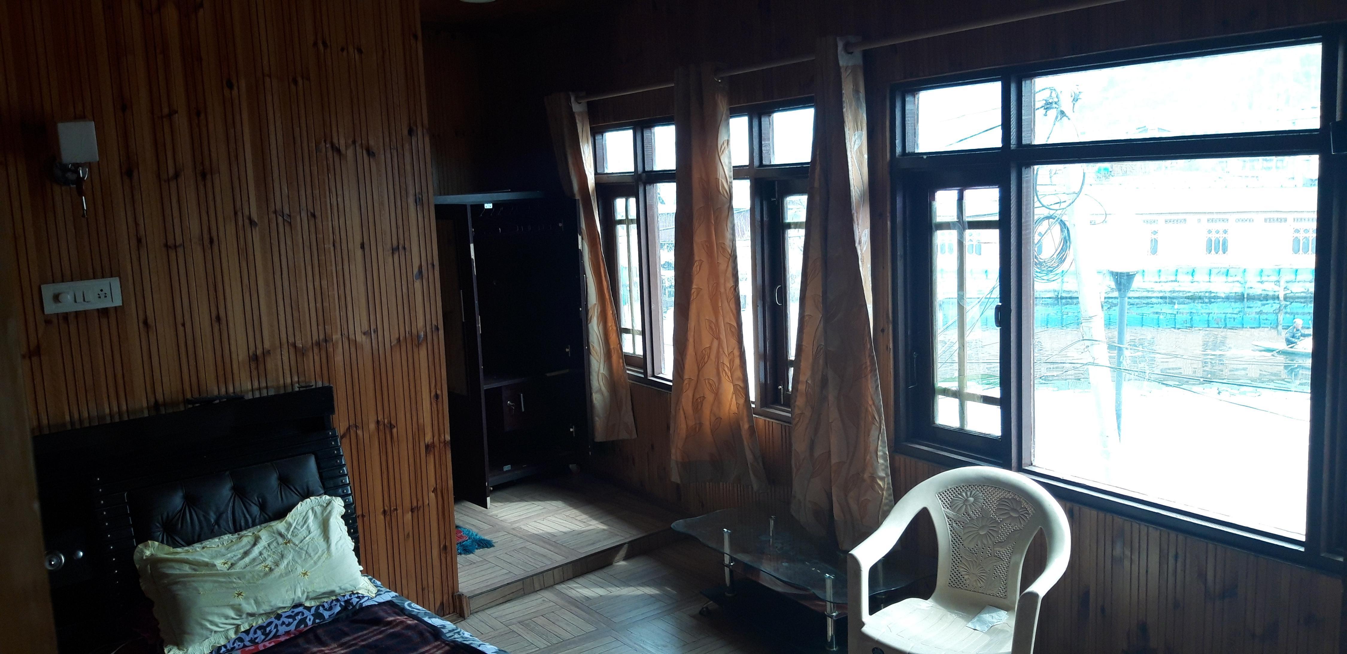 hamburg homestay Room Type - lake view room 