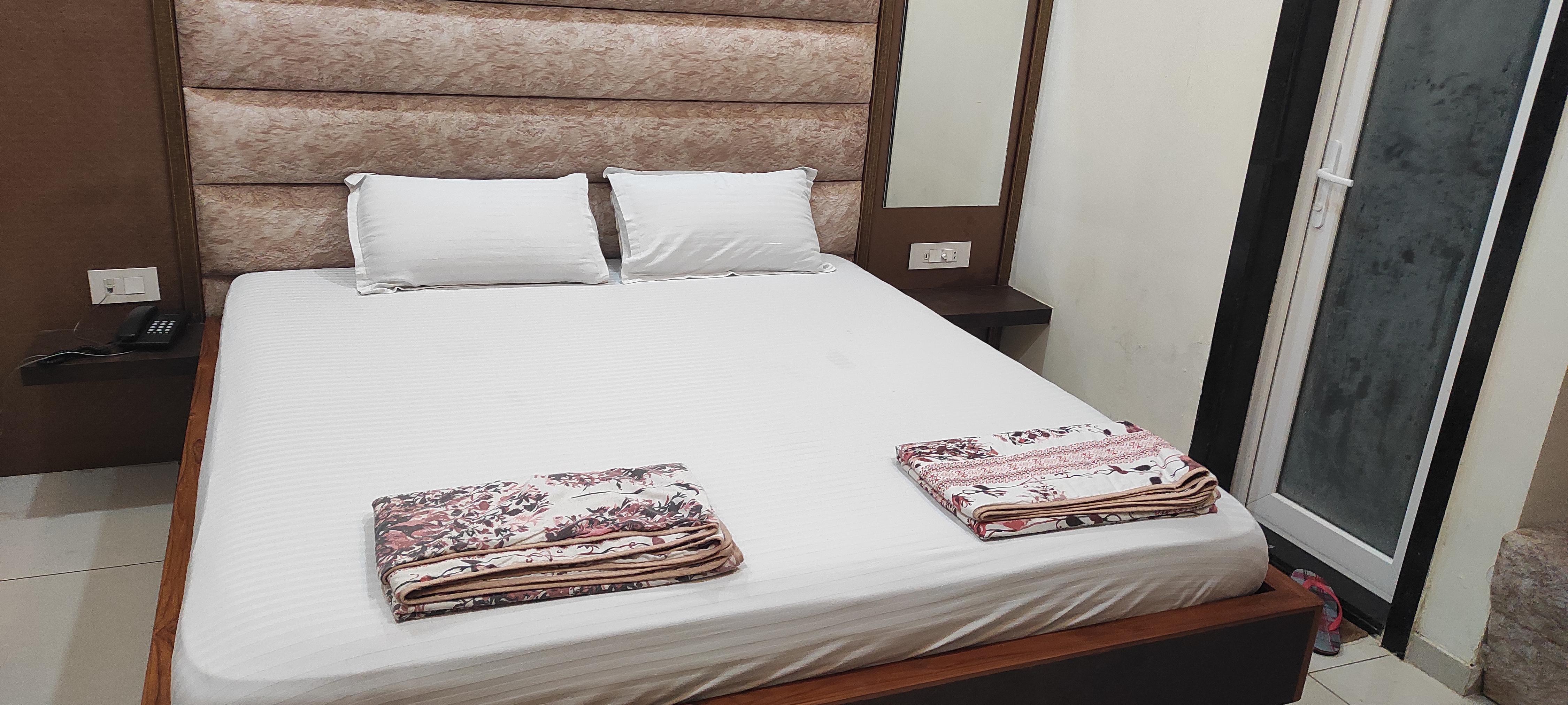 Hotel Ranatbhanwar - Tap to explore photos