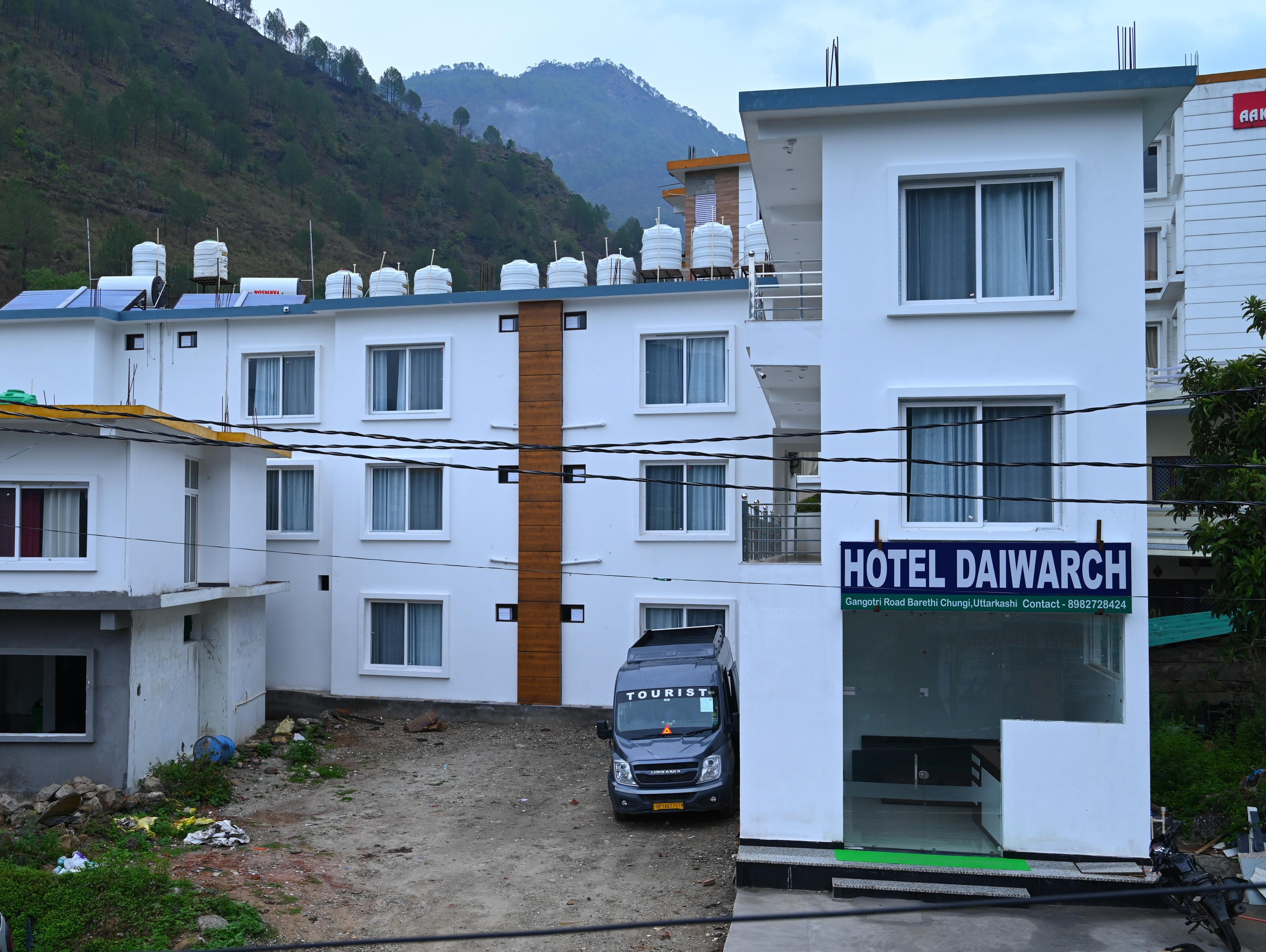 HOTEL DAIWARCH - Tap to explore photos