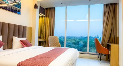 Travinities Hotel Shree Ji Palace Room Type - Premium Room With Balcony