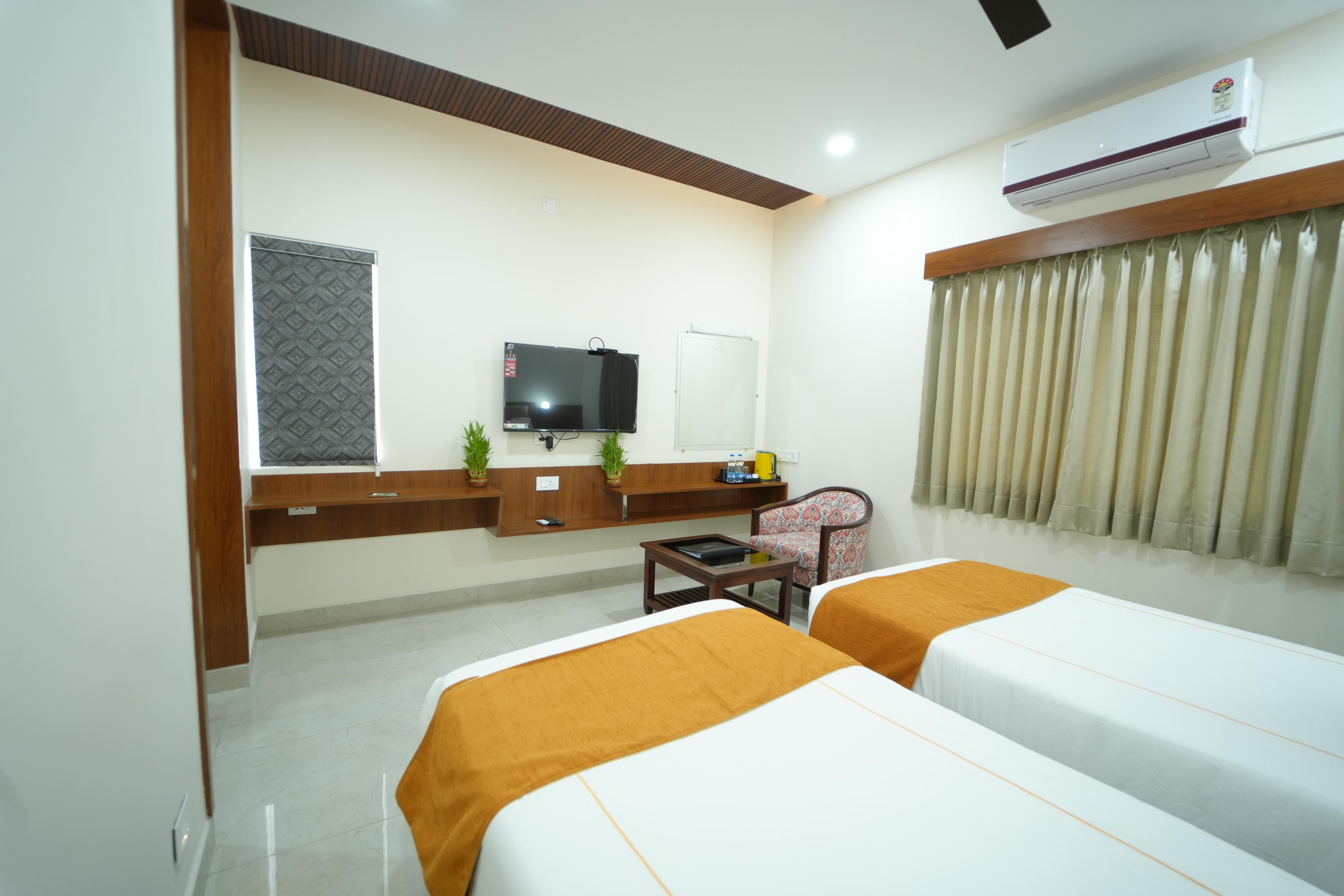 Hotel Nanda Mohan Residency - MSR Manssion inn - Tap to explore photos