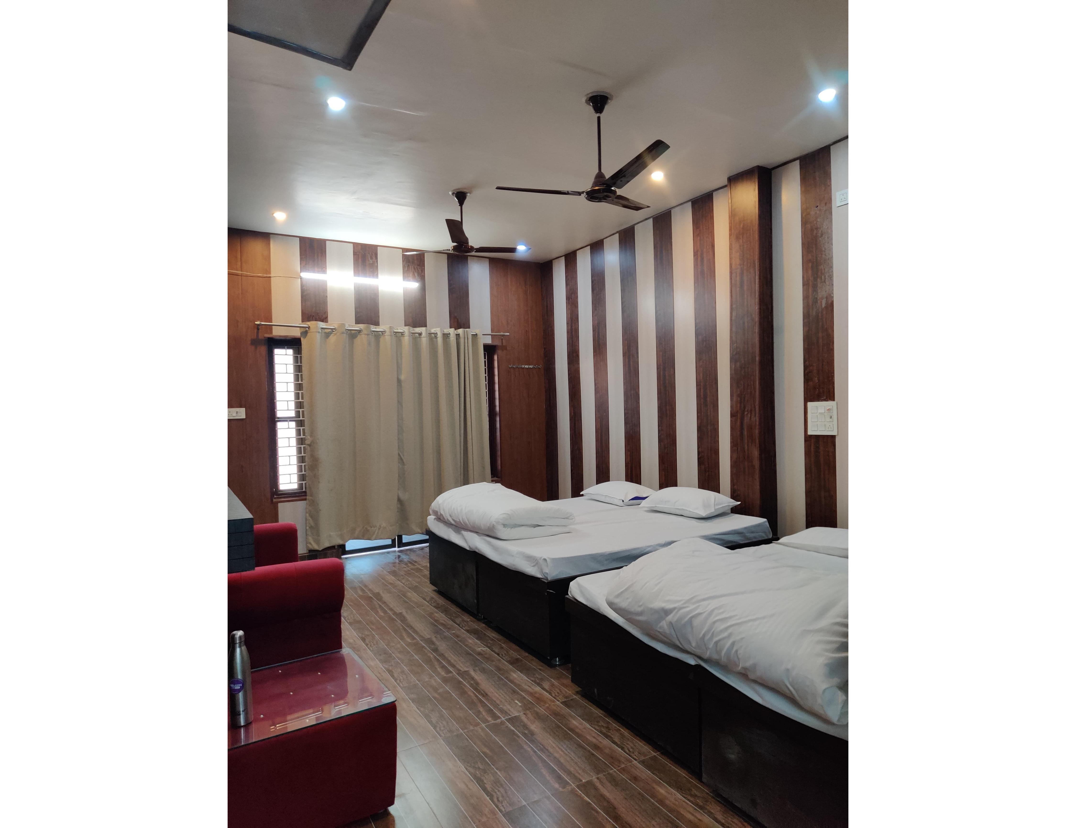 Rudraksha Palace Room Type - Suite Room 4 bed