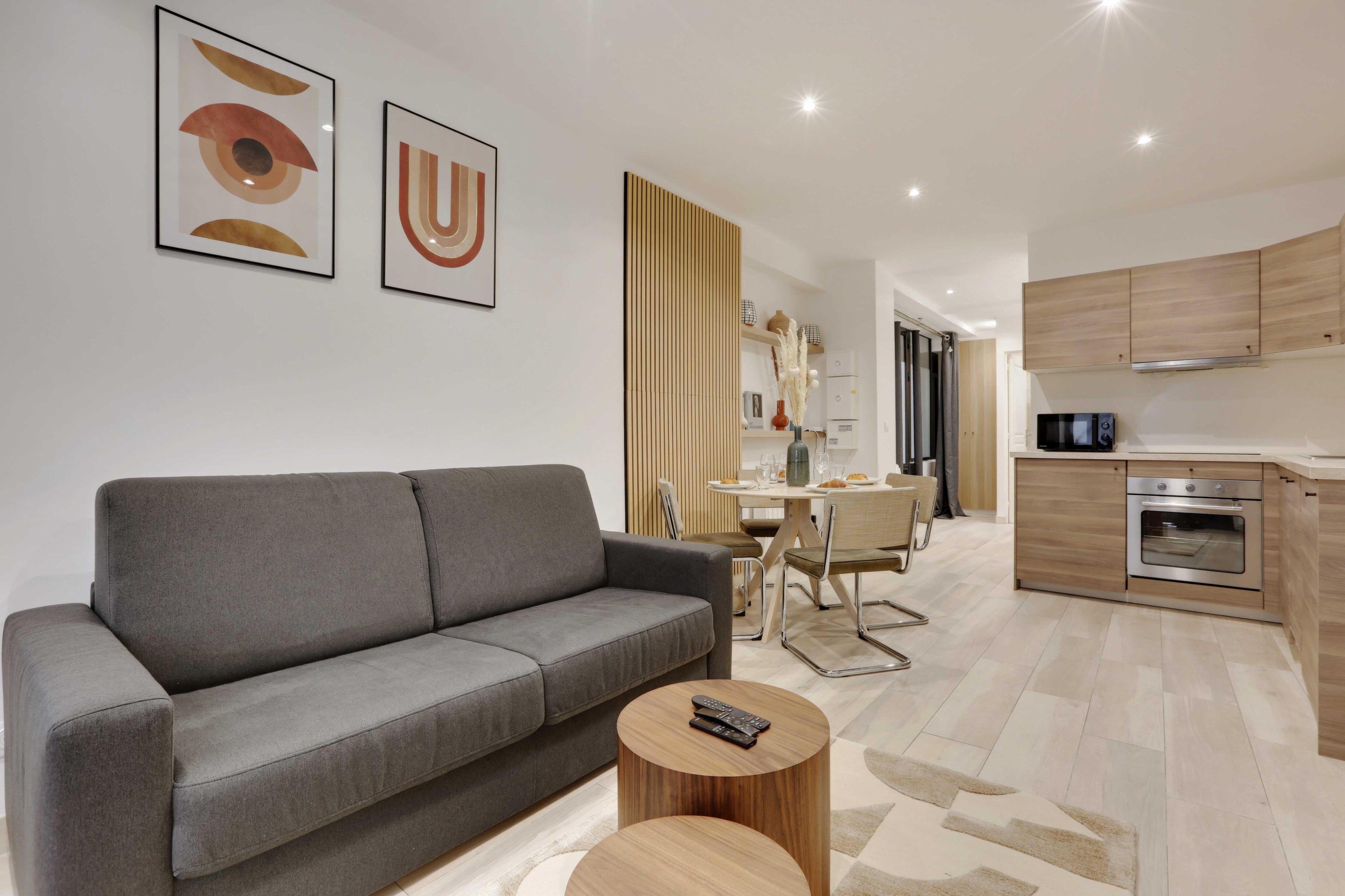 Modern Parisian Getaway 1BR/4 Guests Saint Germain des Pres - Tap to explore photos