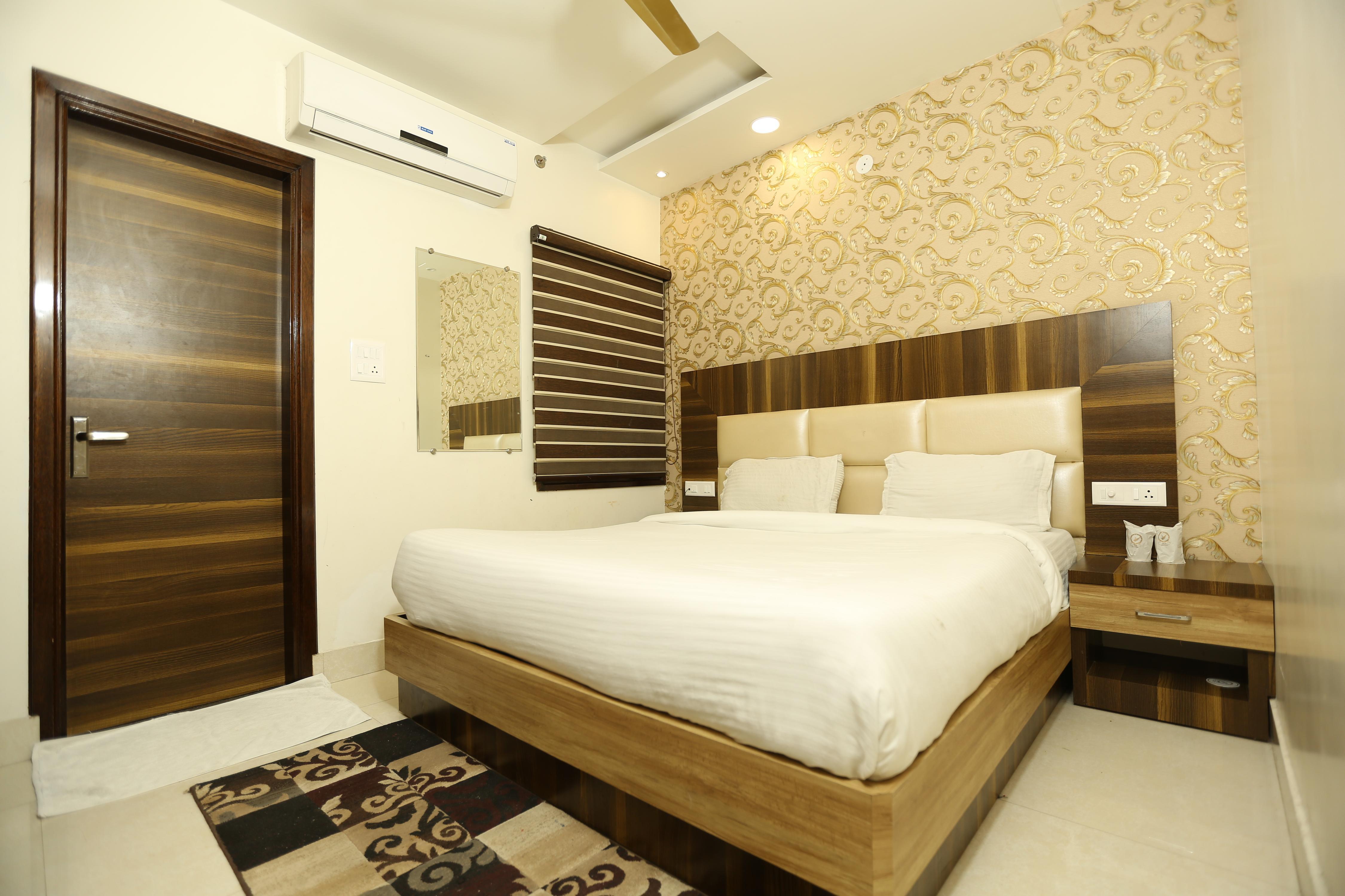 Sai BnB Room Type - Deluxe AC Room with Wifi