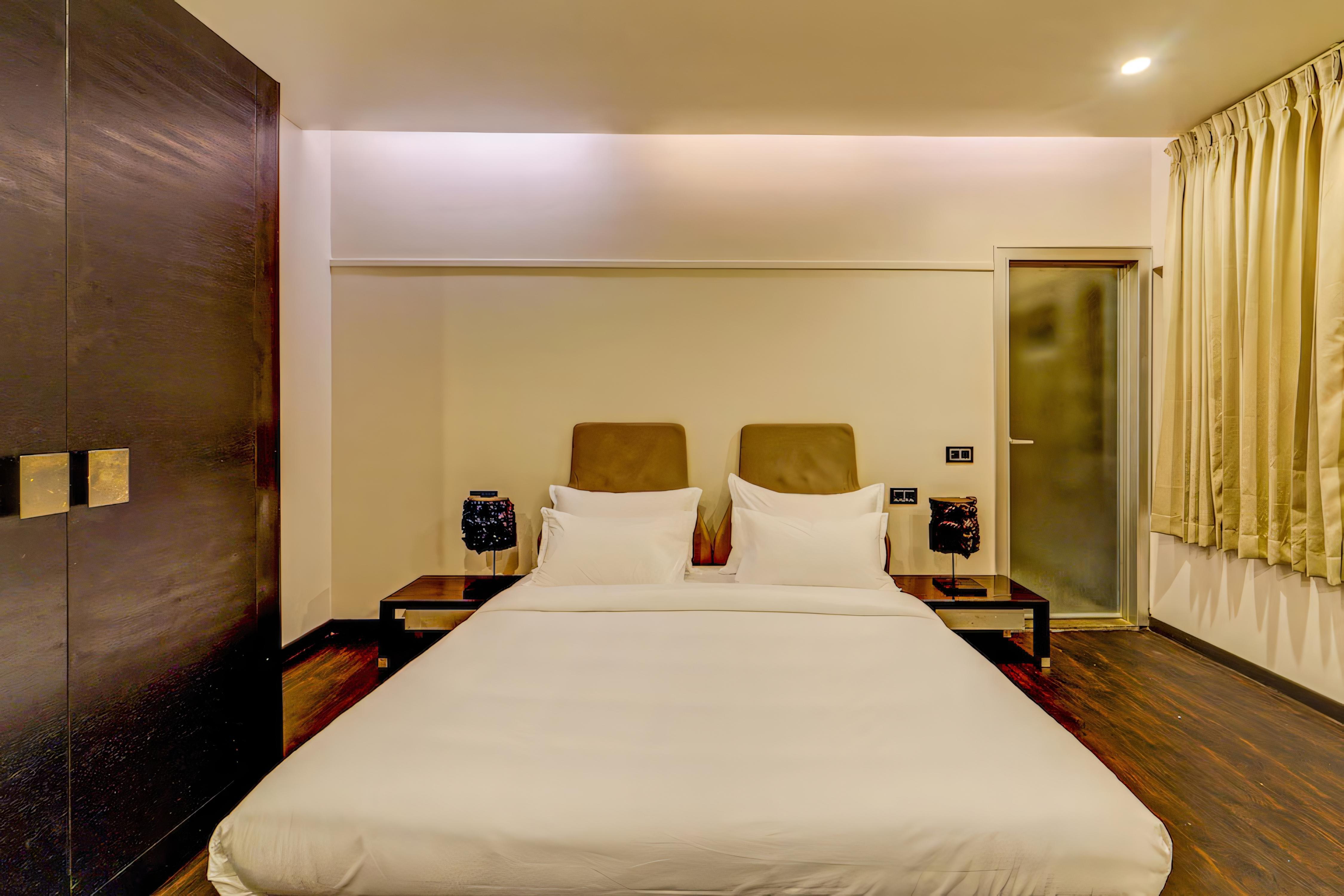 RG SUITES SLATE - Tap to explore photos