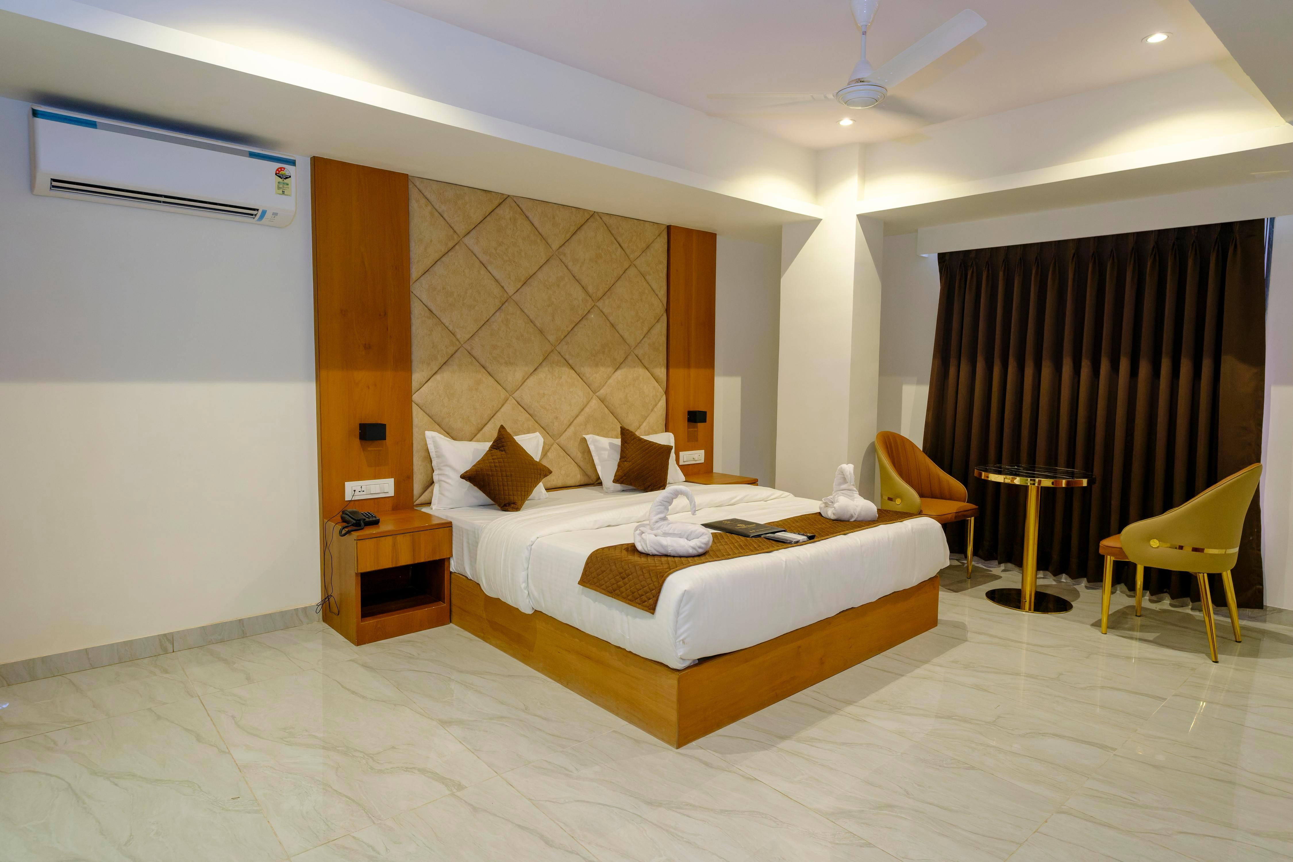 Hotel Sterling Executive Room Type - Deluxe Room with Bathtub