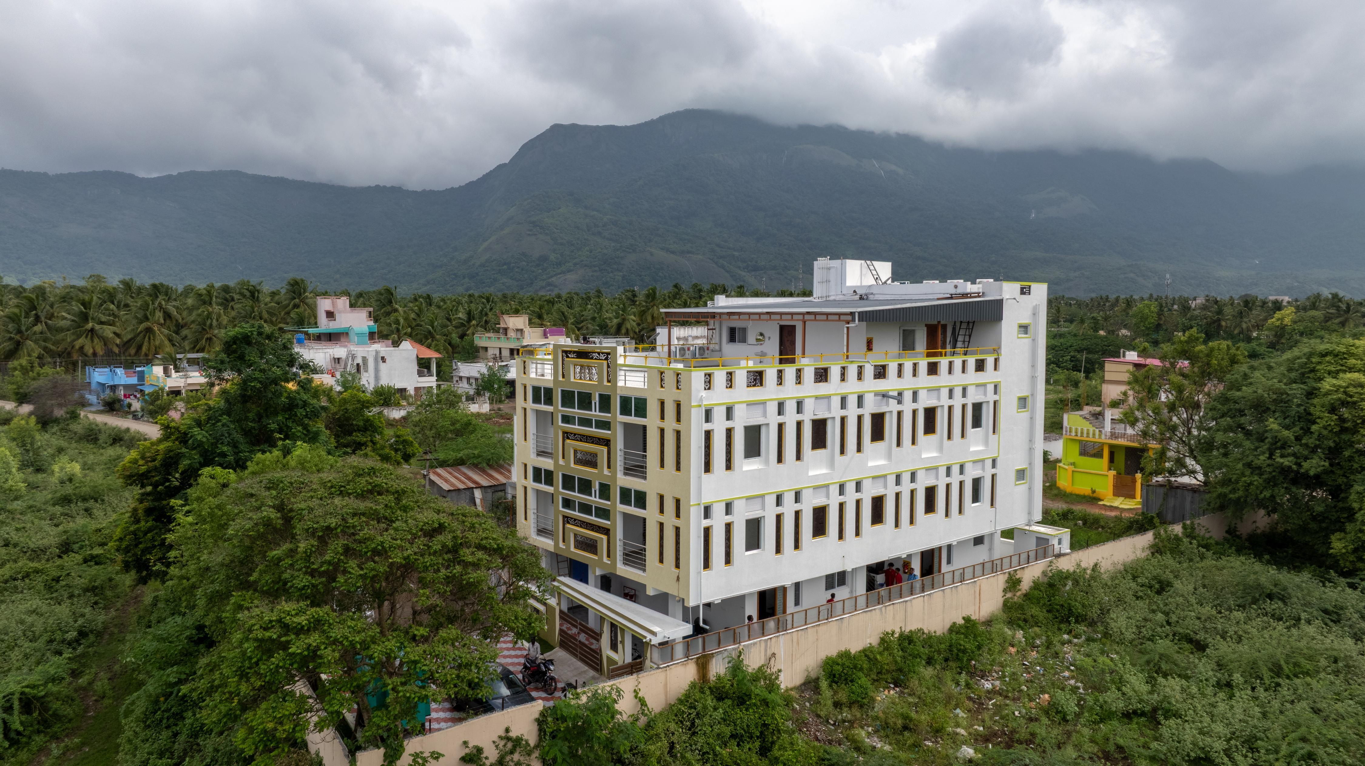 Sree Bharat Lodge - Tap to explore photos