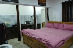 Peaceful Ac Studio with Kitchen and Terrace