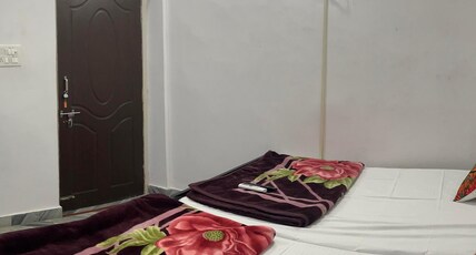 The GreenView Homestay & Hostel Room Type - Private AC Deluxe Bedroom The GreenView Homestay & Hostel Room Type - Private AC Deluxe Bedroom