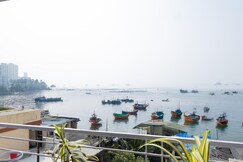 Sea Facing 2BHK Apartment in Bandra