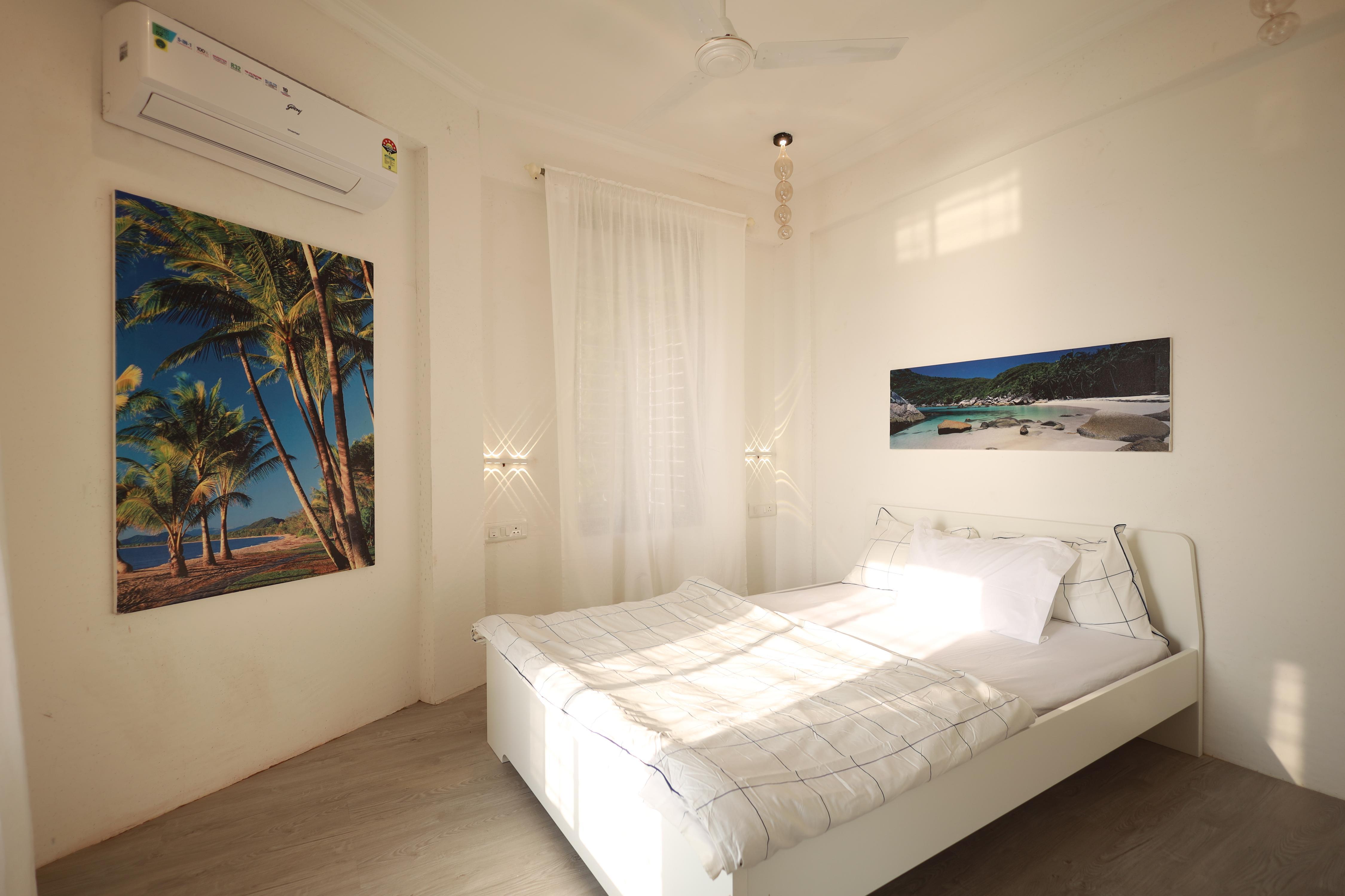 Sea Facing 2BHK Apartment in Bandra Room Type - sea facing apartment 2bhk