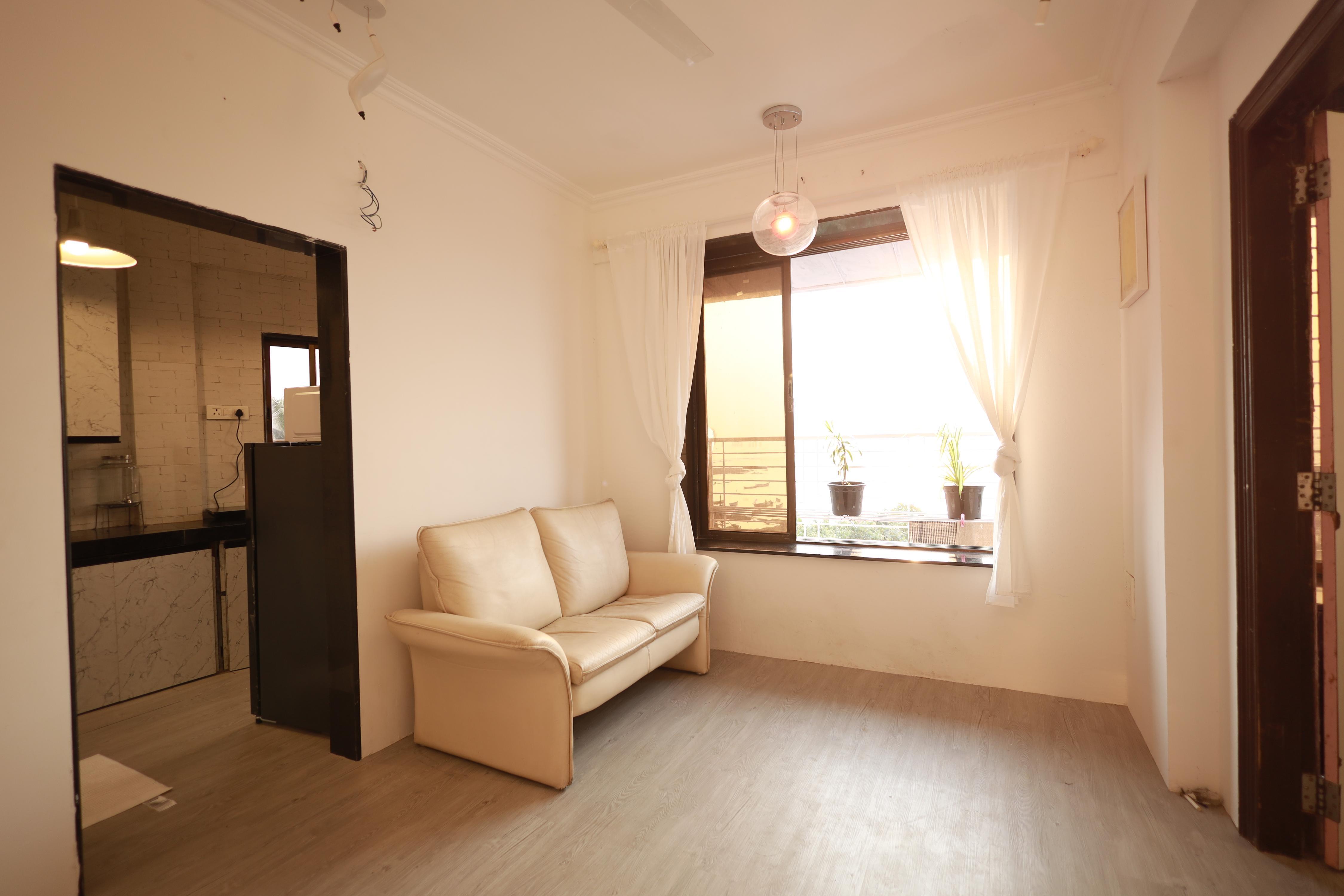 Sea Facing 2BHK Apartment in Bandra - Tap to explore photos