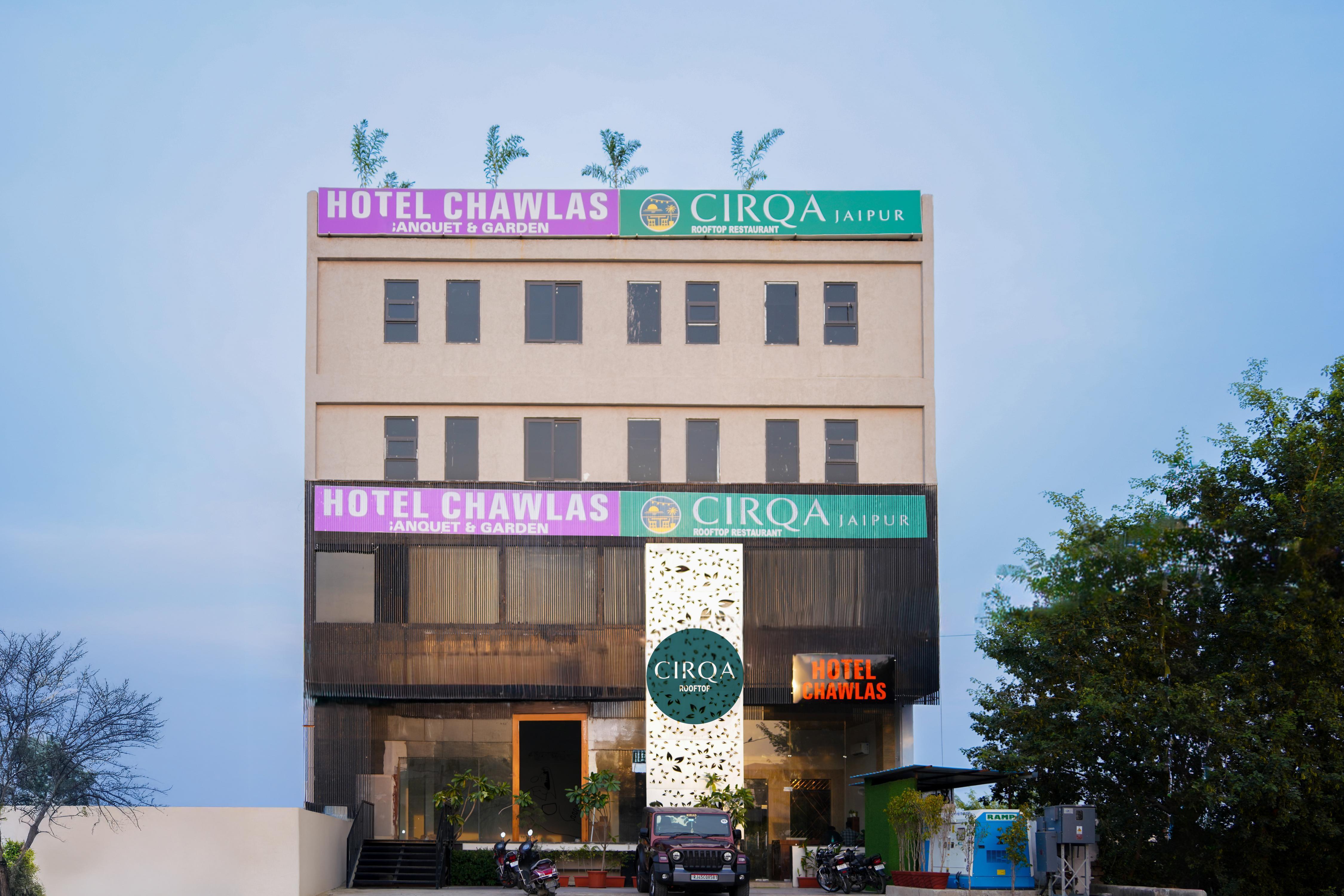 Hotel Chawlas - Tap to explore photos