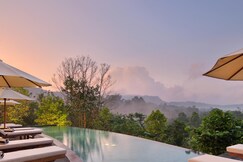 Devani Resort Sidemen