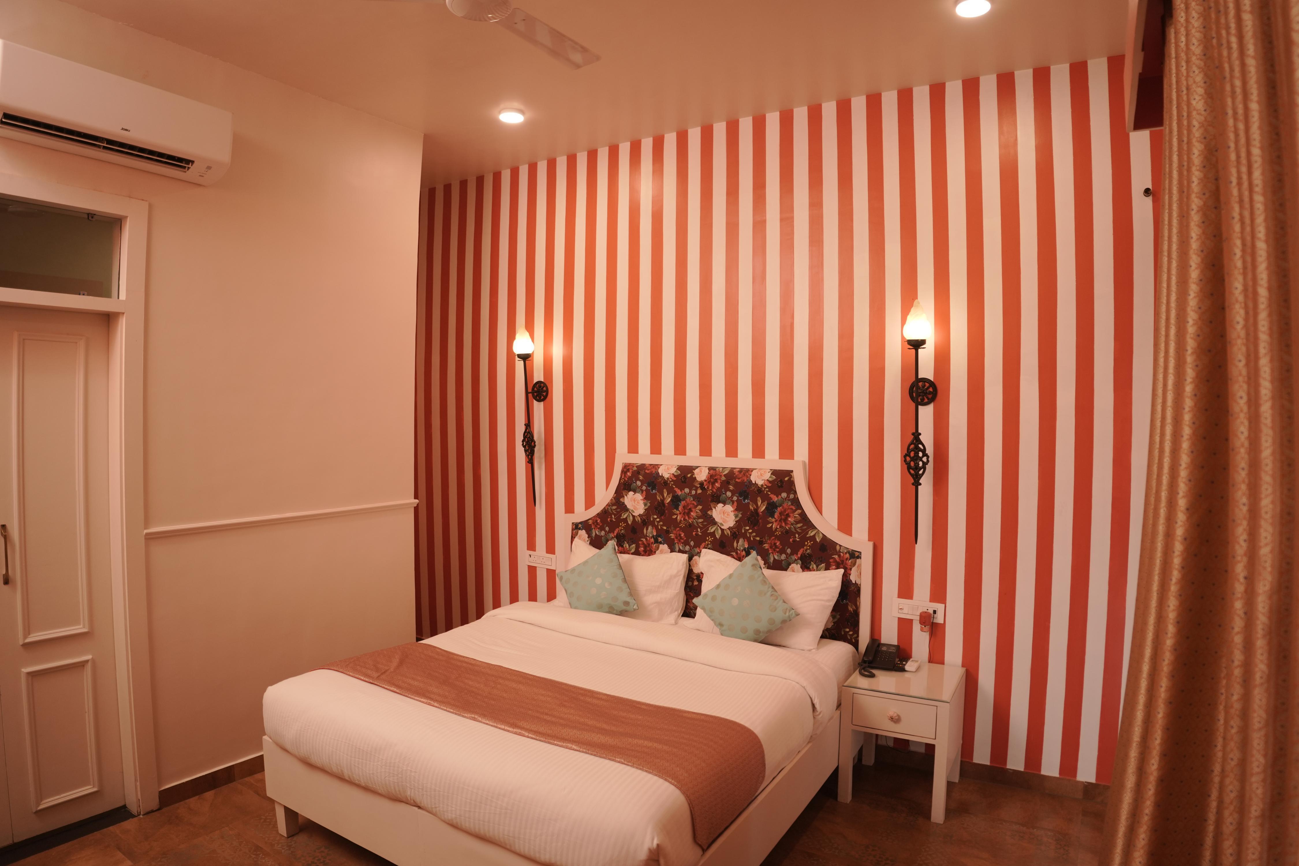 Artistik Abode By Stay Banaras - Tap to explore photos