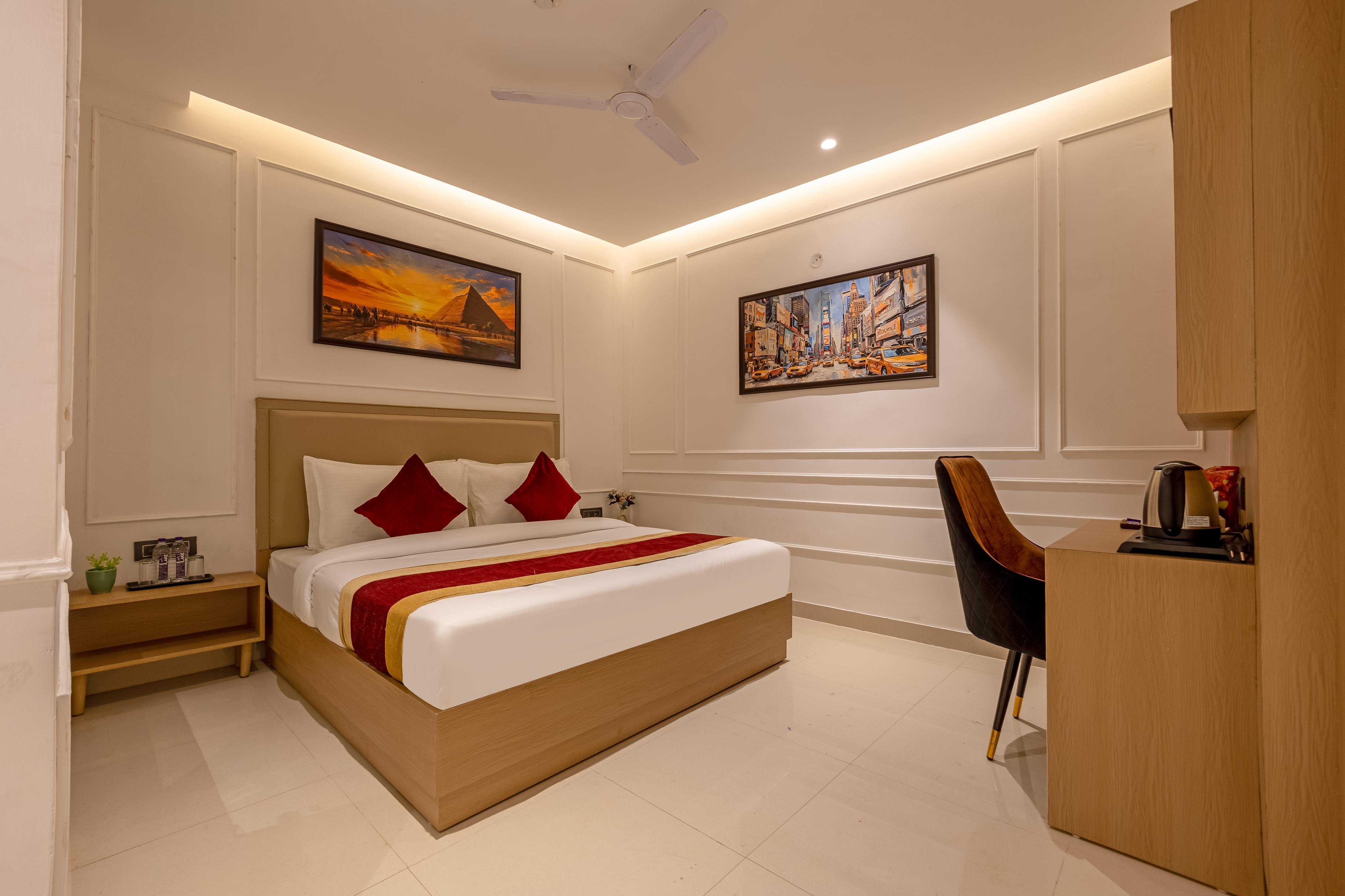 Hotel Curio IGI Delhi Airport By Tranquil Group - Tap to explore photos