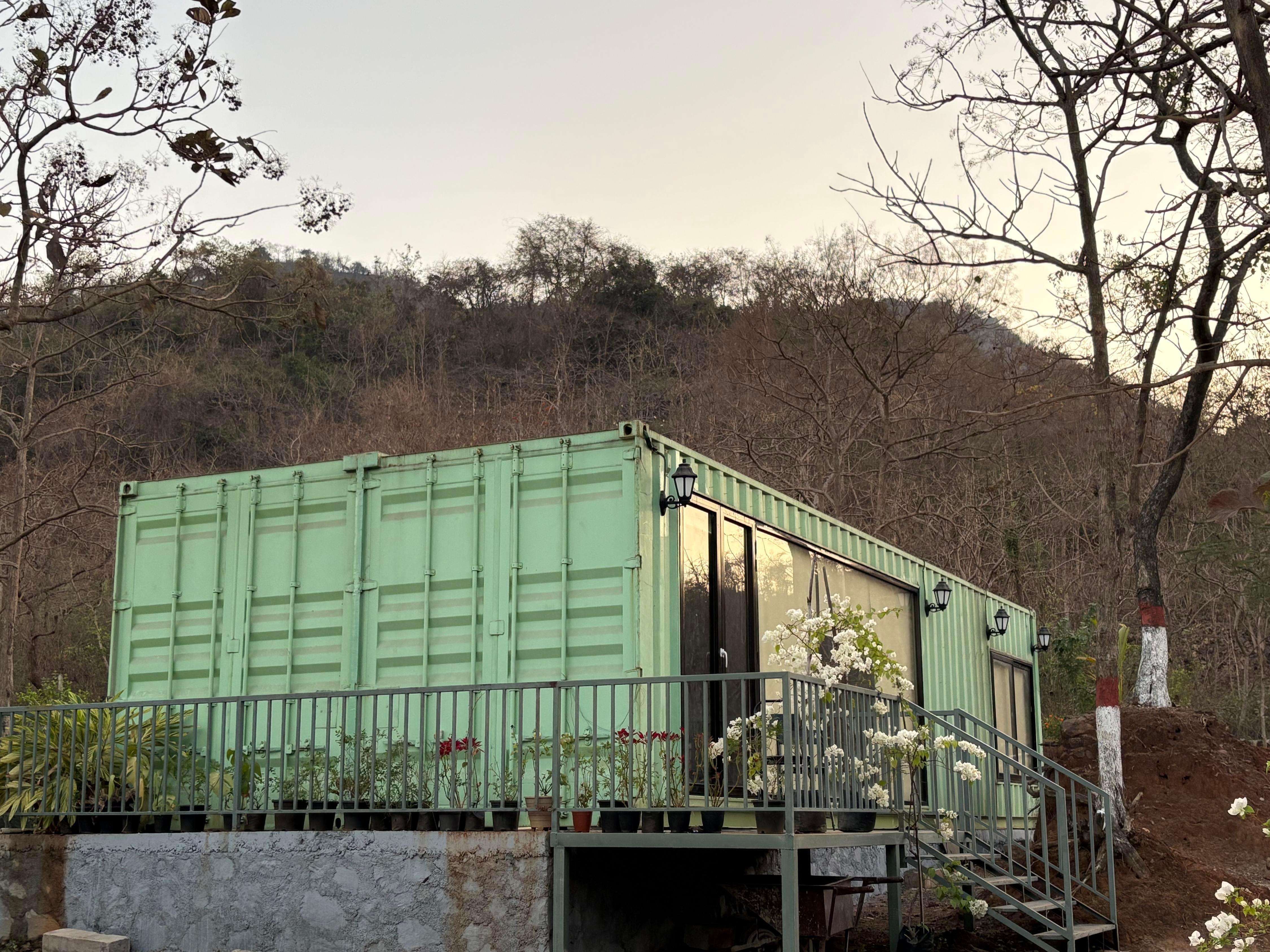 Captian's Cottage estate