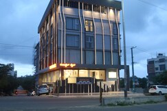 ROOTS - Luxury Suits & Banquets