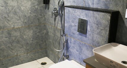 ROOTS - Luxury Suits & Banquets Room Type - Suite Room