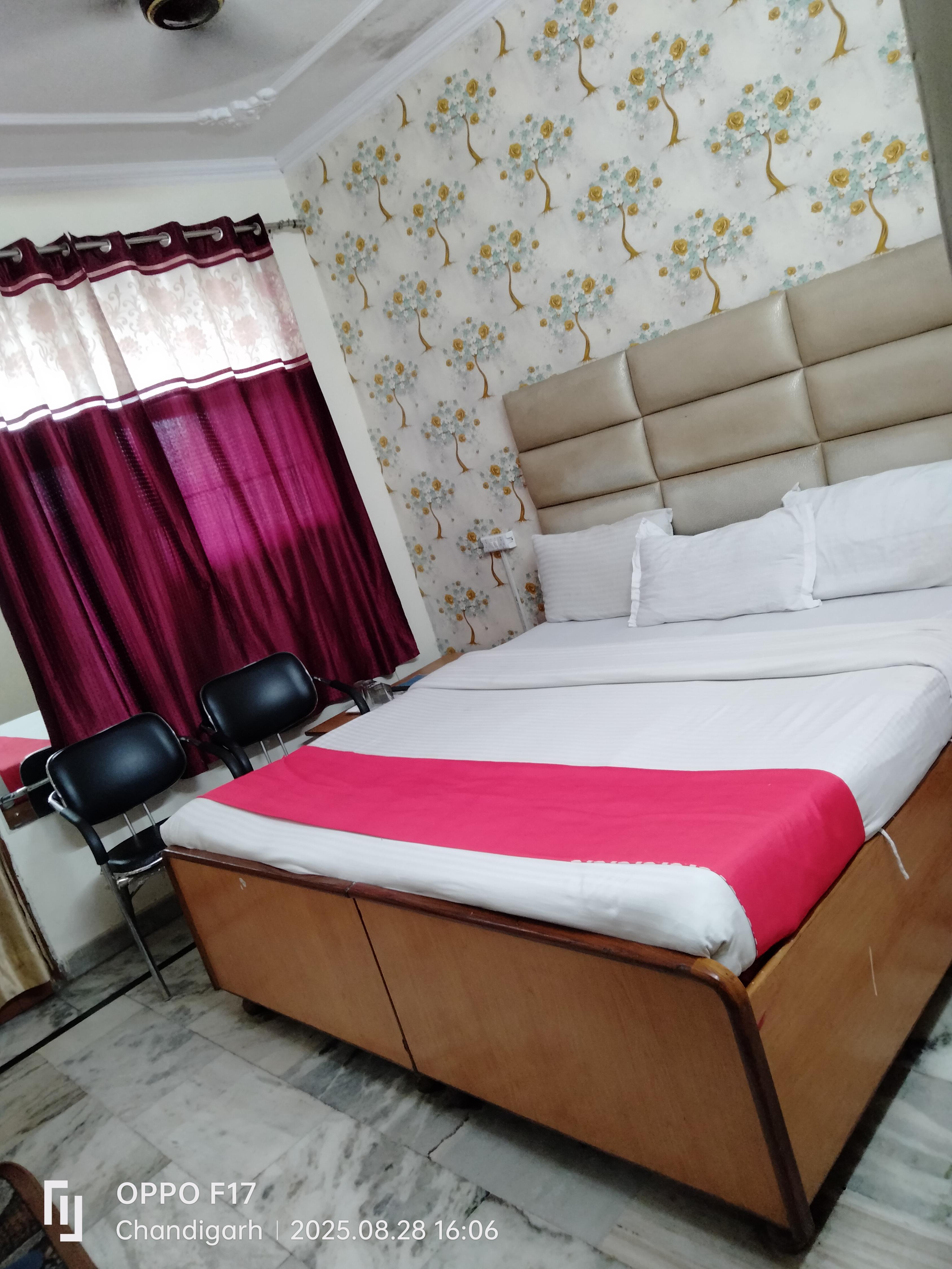 HOTEL DHANOA PALACE - Tap to explore photos