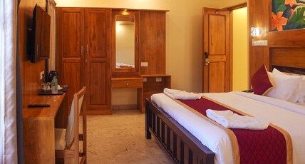 Le Kumar Residency Room Type - Premium King Room with Balcony Le Kumar Residency Room Type - Premium King Room with Balcony
