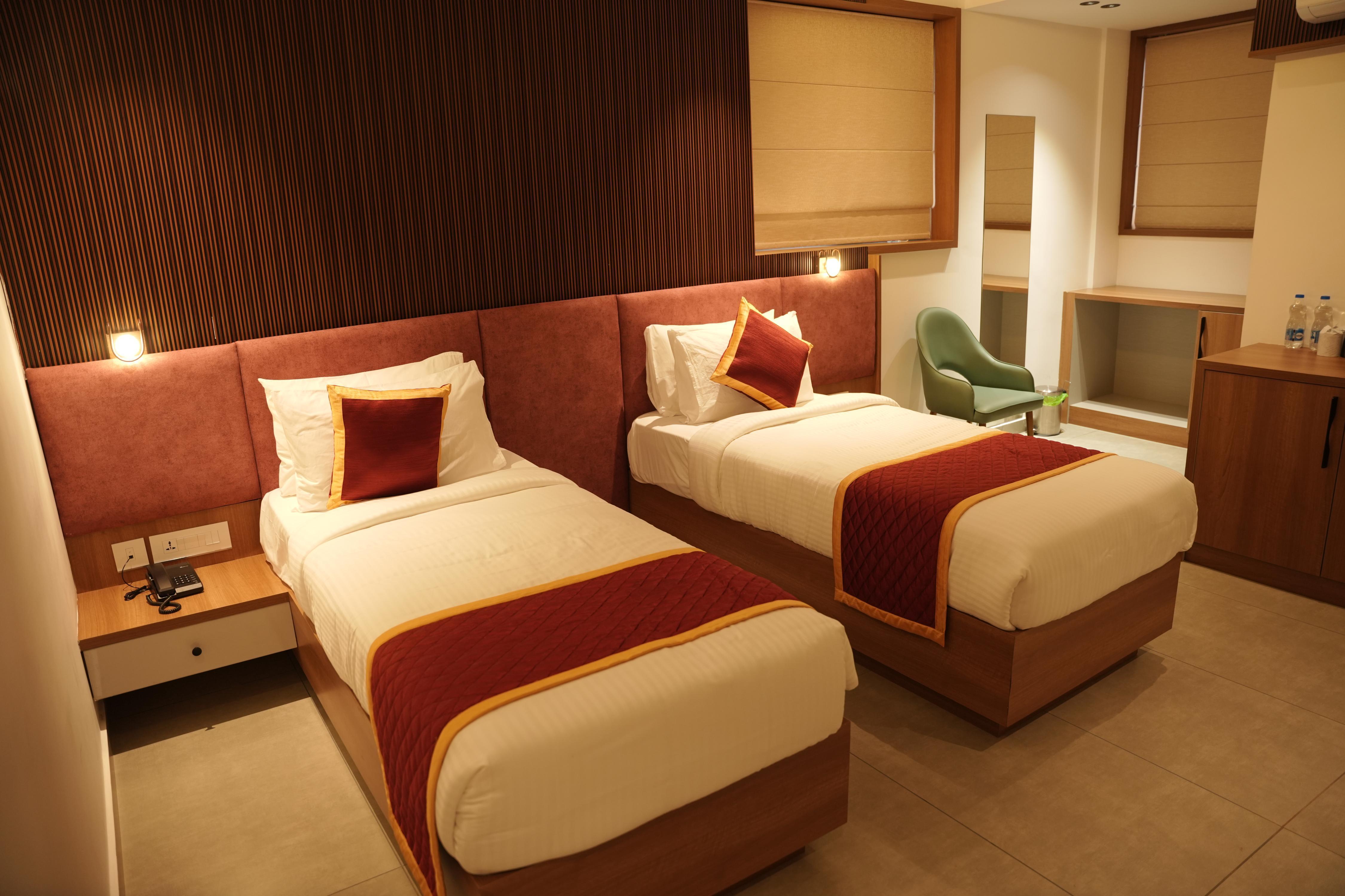 DENZ PARADISE Room Type - Deluxe Twin Room