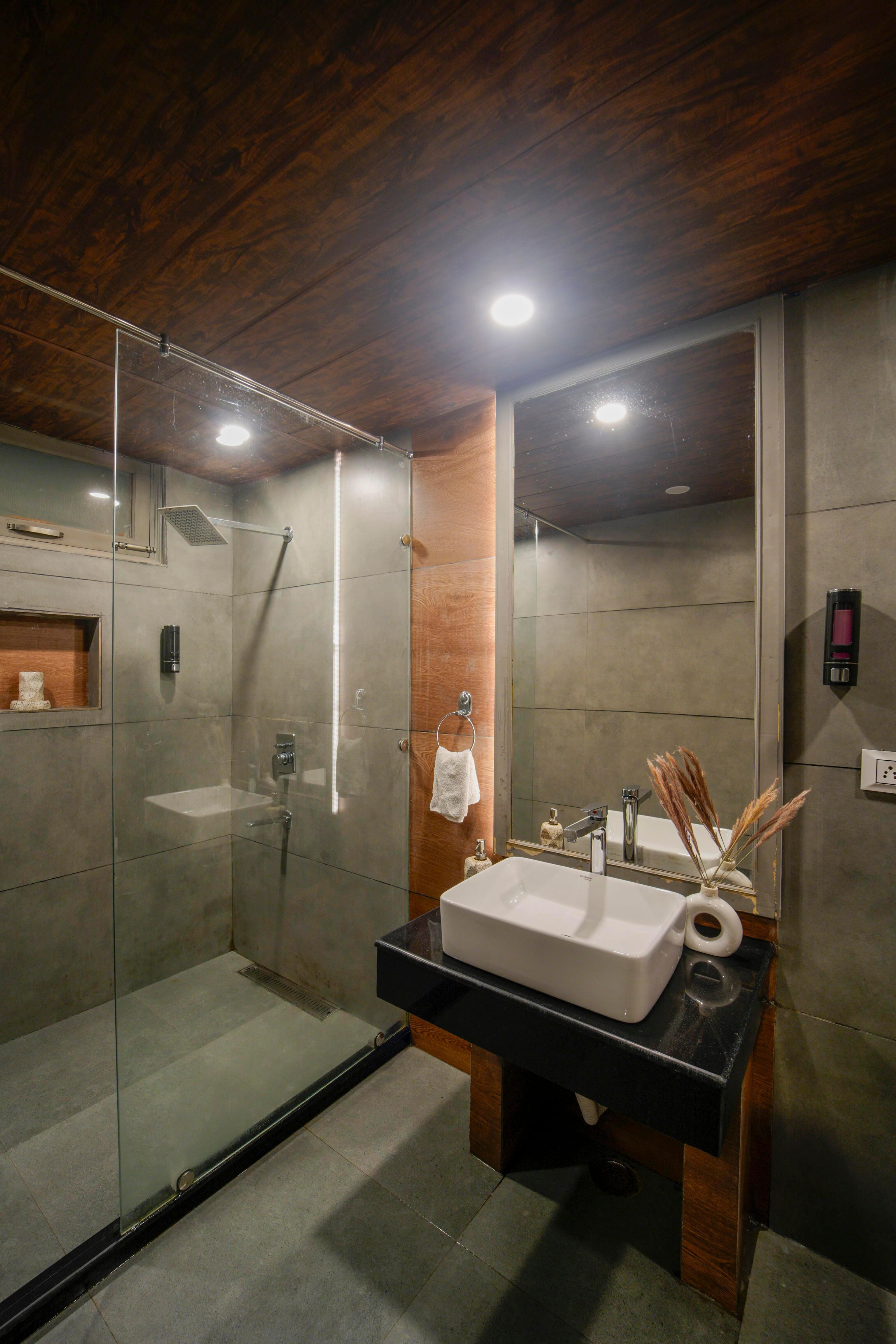Leo - 2BHK With Jacuzzi (2.5 kms from mall road) - Tap to explore photos