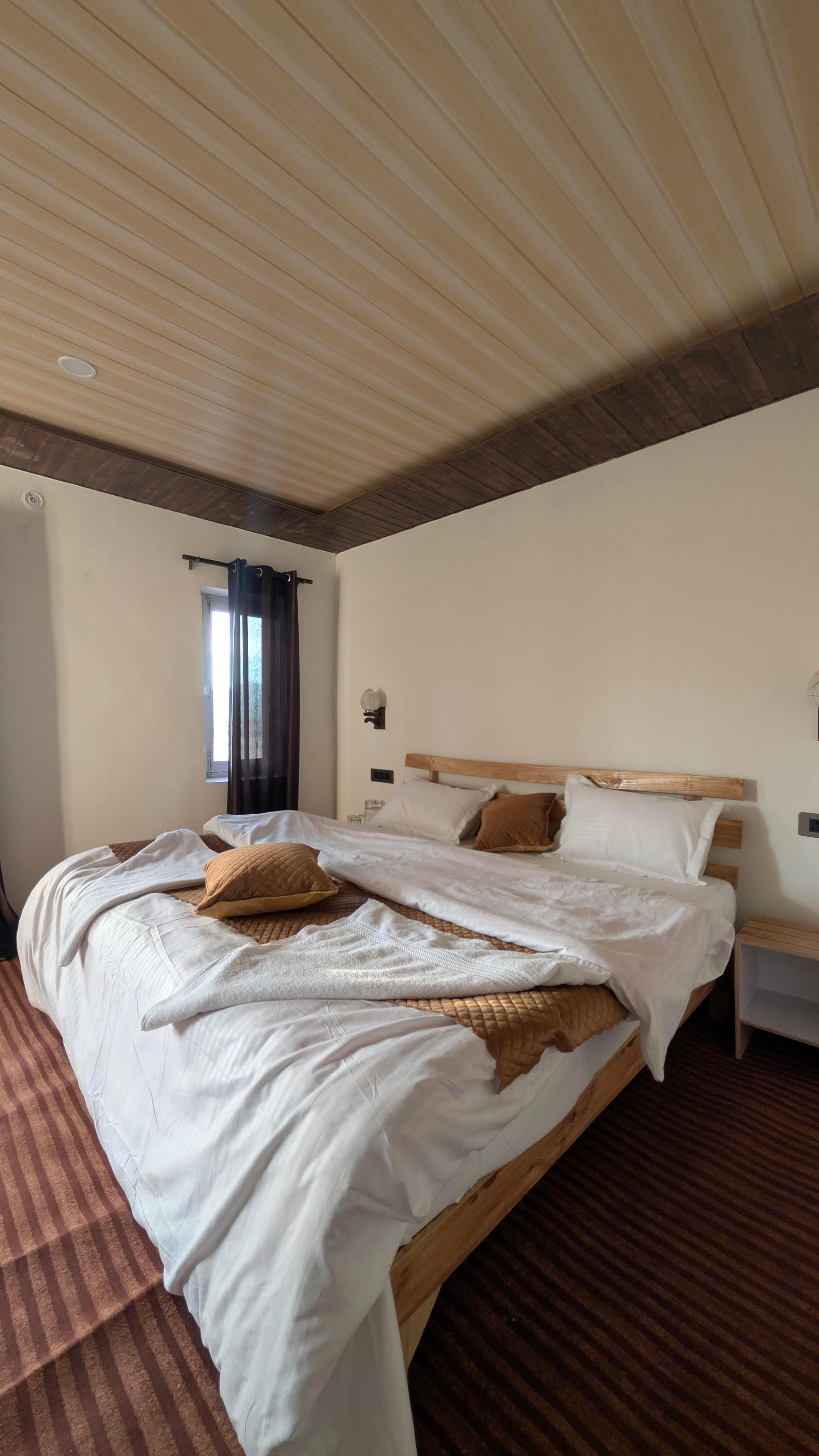 Crane Resort Hanle - Tap to explore photos