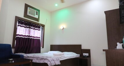 Lodge Nibedan Room Type - King Bed Room with No View