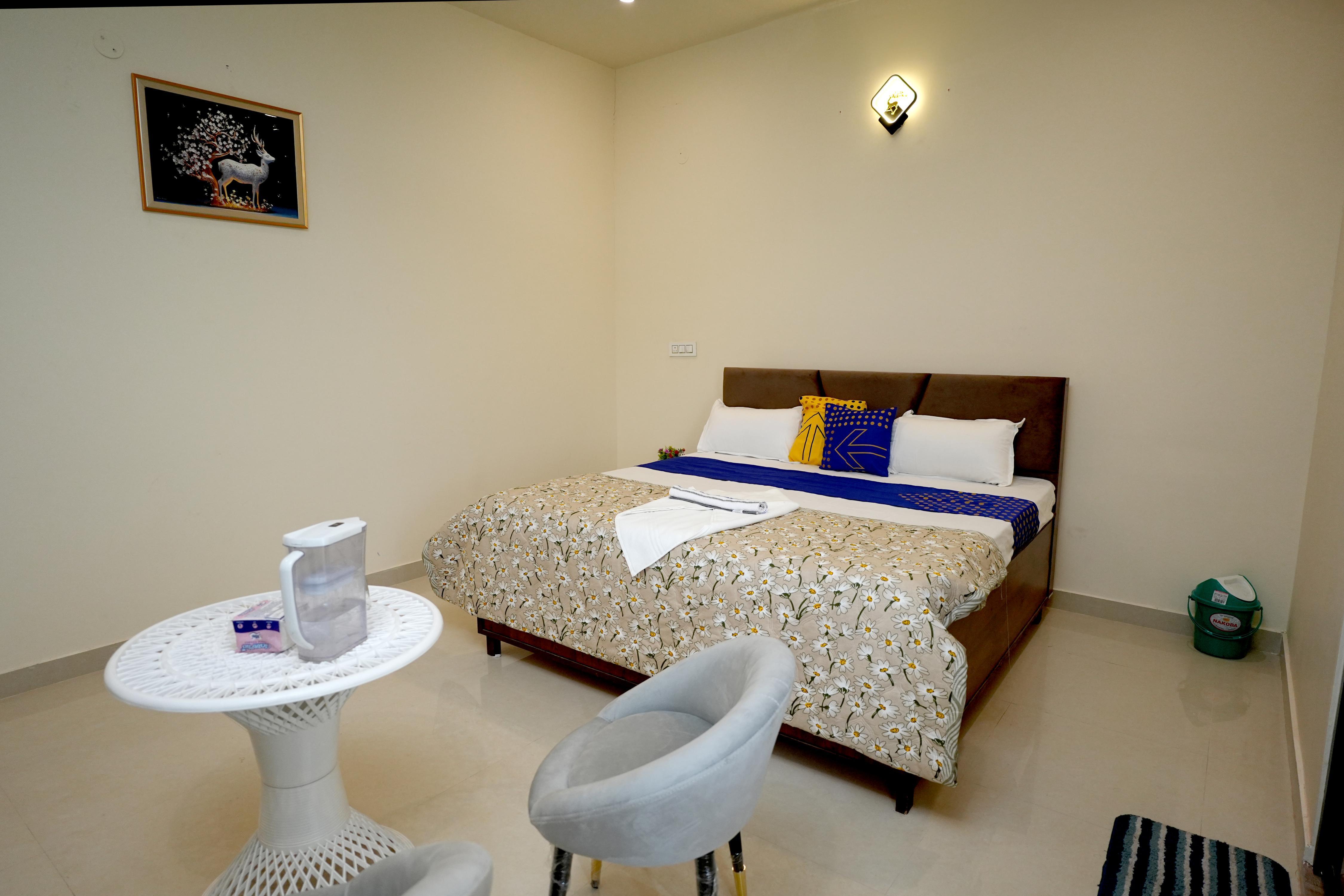 G SQUARE Rooms Room Type - Budget Double Room